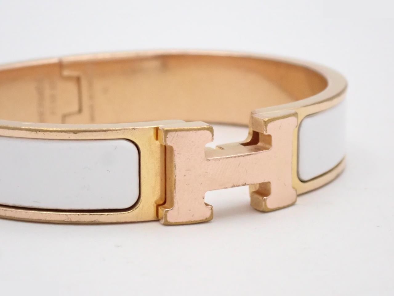 Click H Bangle, White/Gold Color, Wrist Circumference Approx. 16cm — view 3