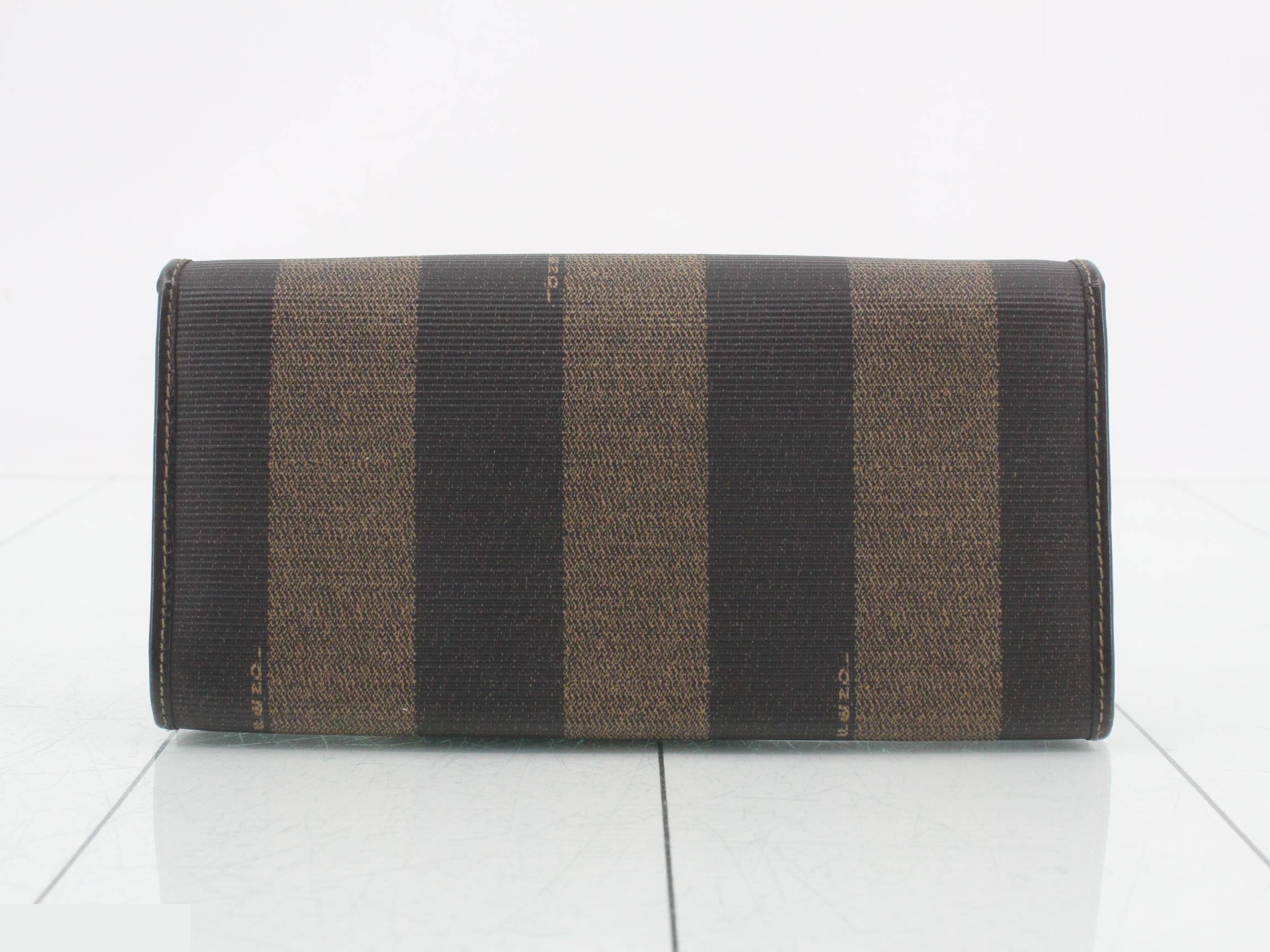long wallet — view 2