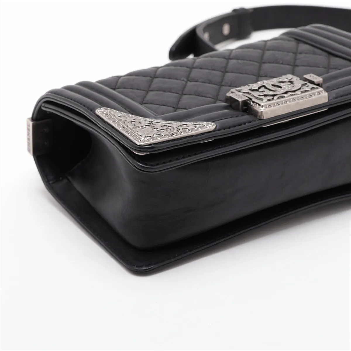 Boy Chanel 20 Small Leather Chain Shoulder Bag, Black with Gunmetal Hardware, 19690541, Serial Number 19-series, A67085 — view 4