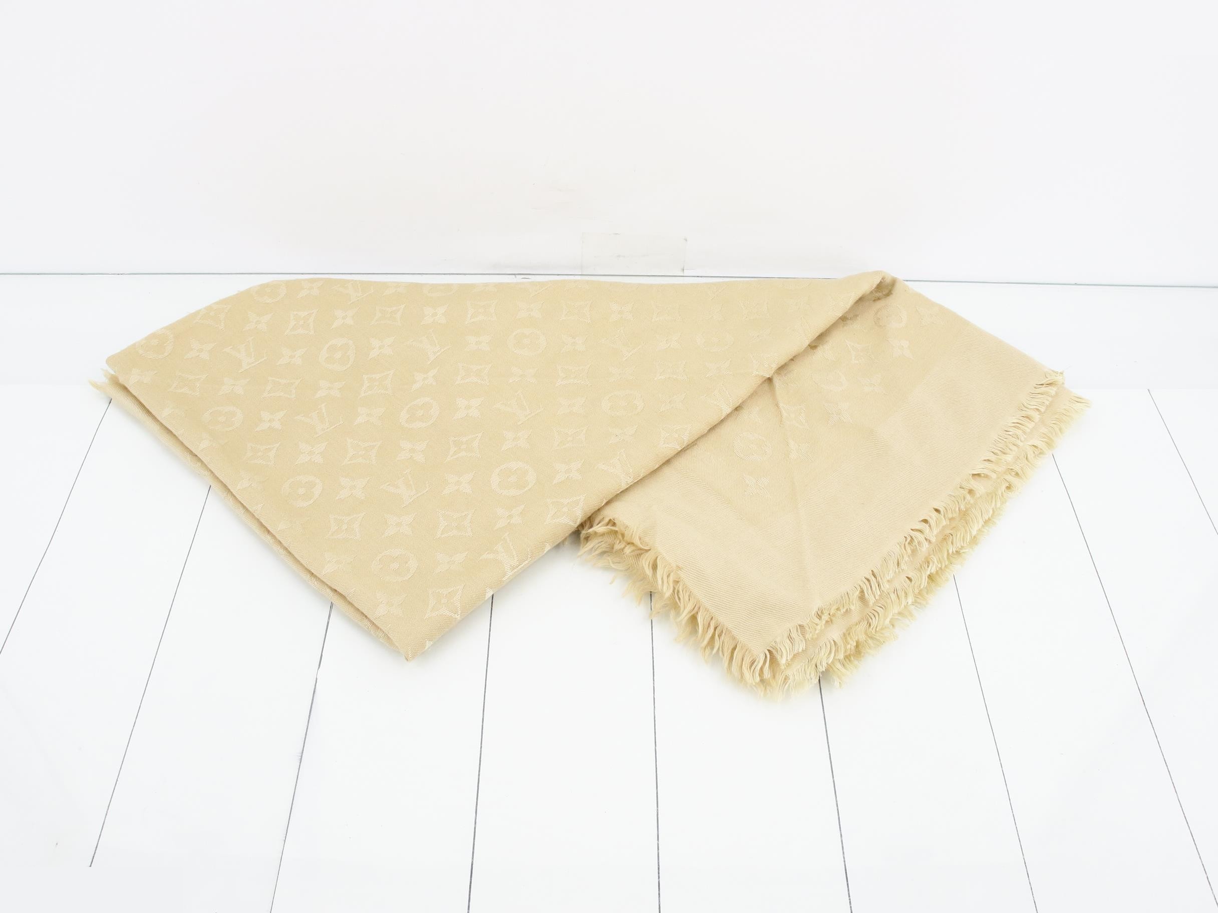 60% Silk, 40% Wool, Beige — view 2