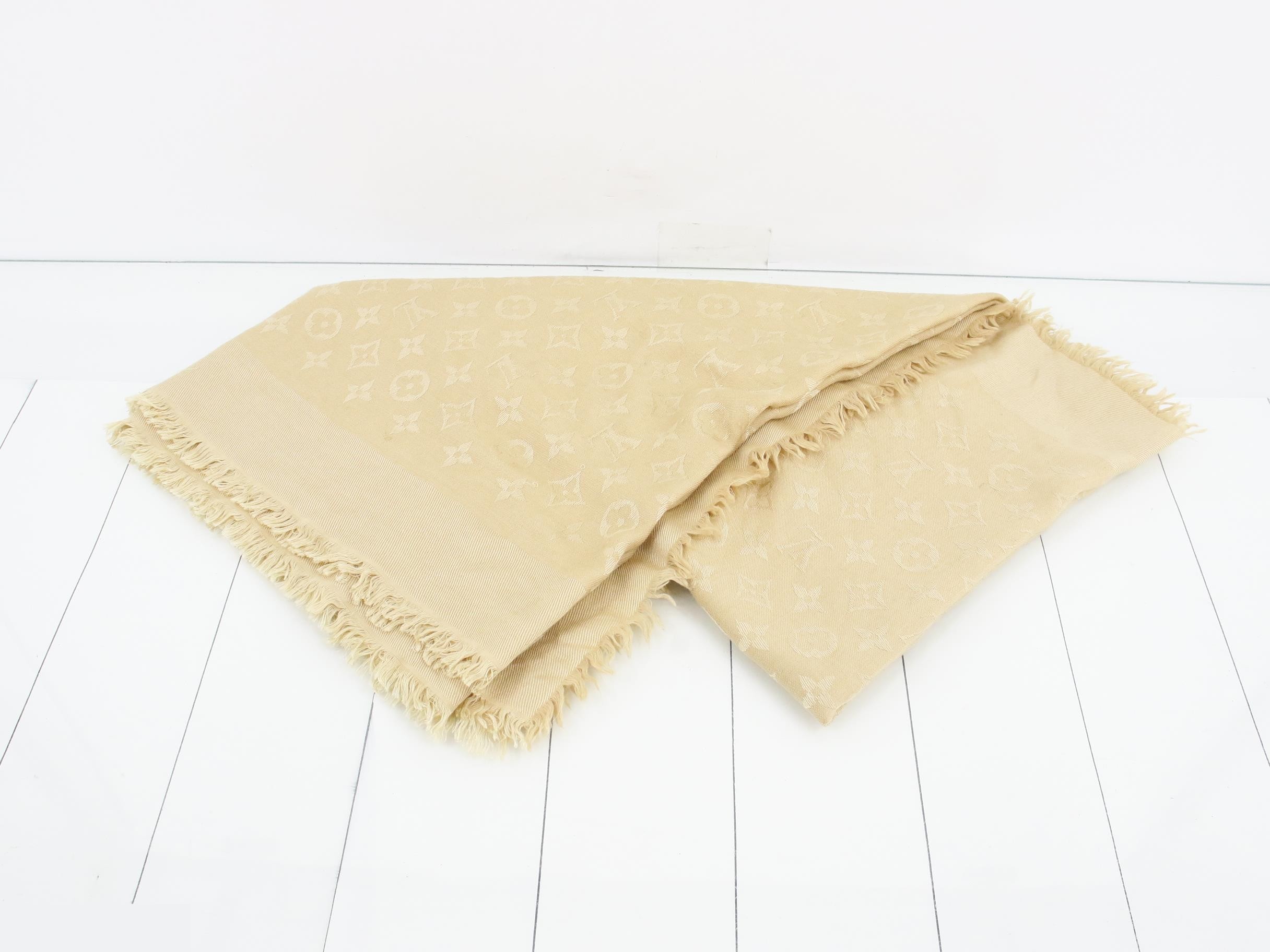 60% Silk, 40% Wool, Beige — view 3
