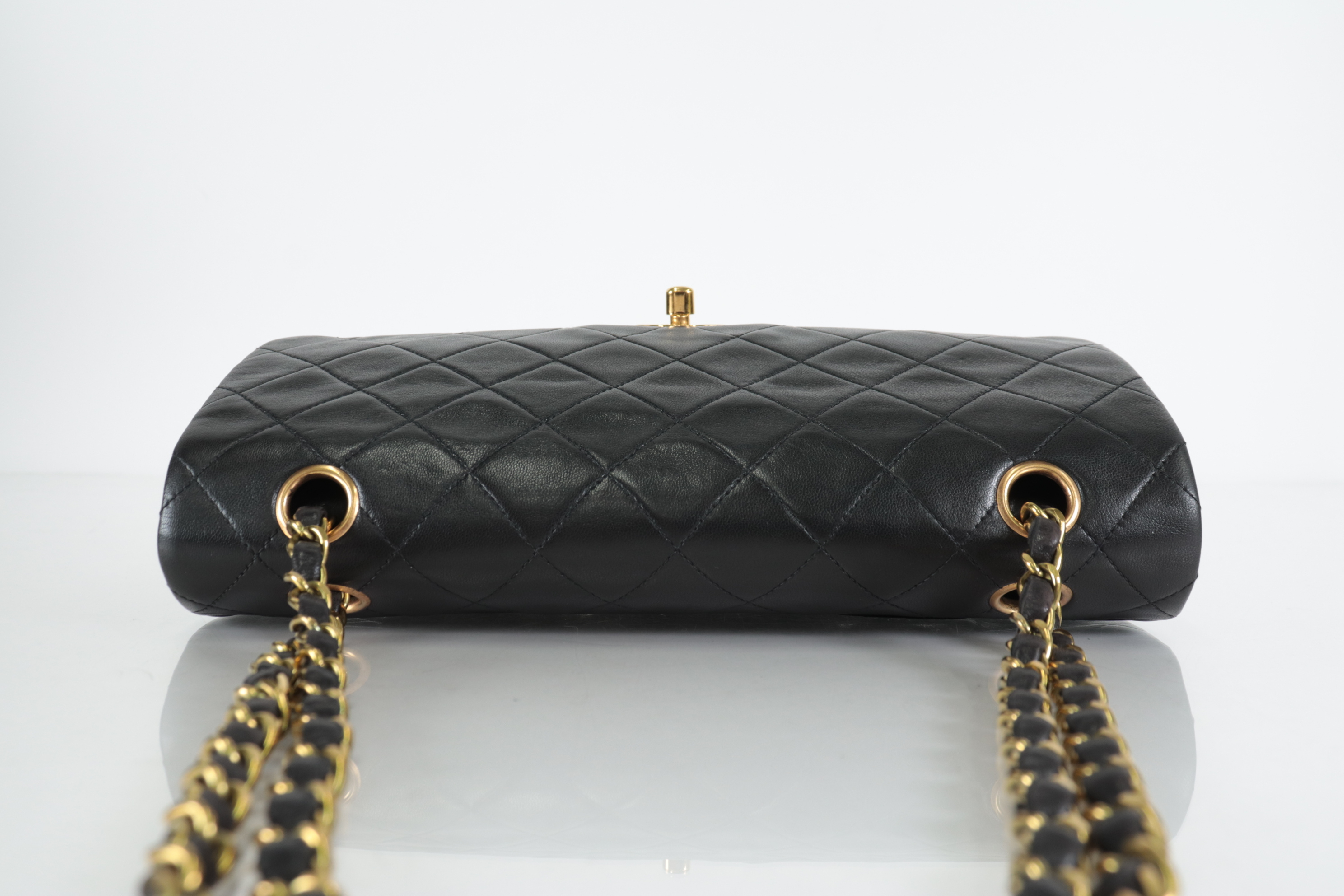W-Flap 25 Lambskin Chain Shoulder Bag (Serial Number 5) — view 5
