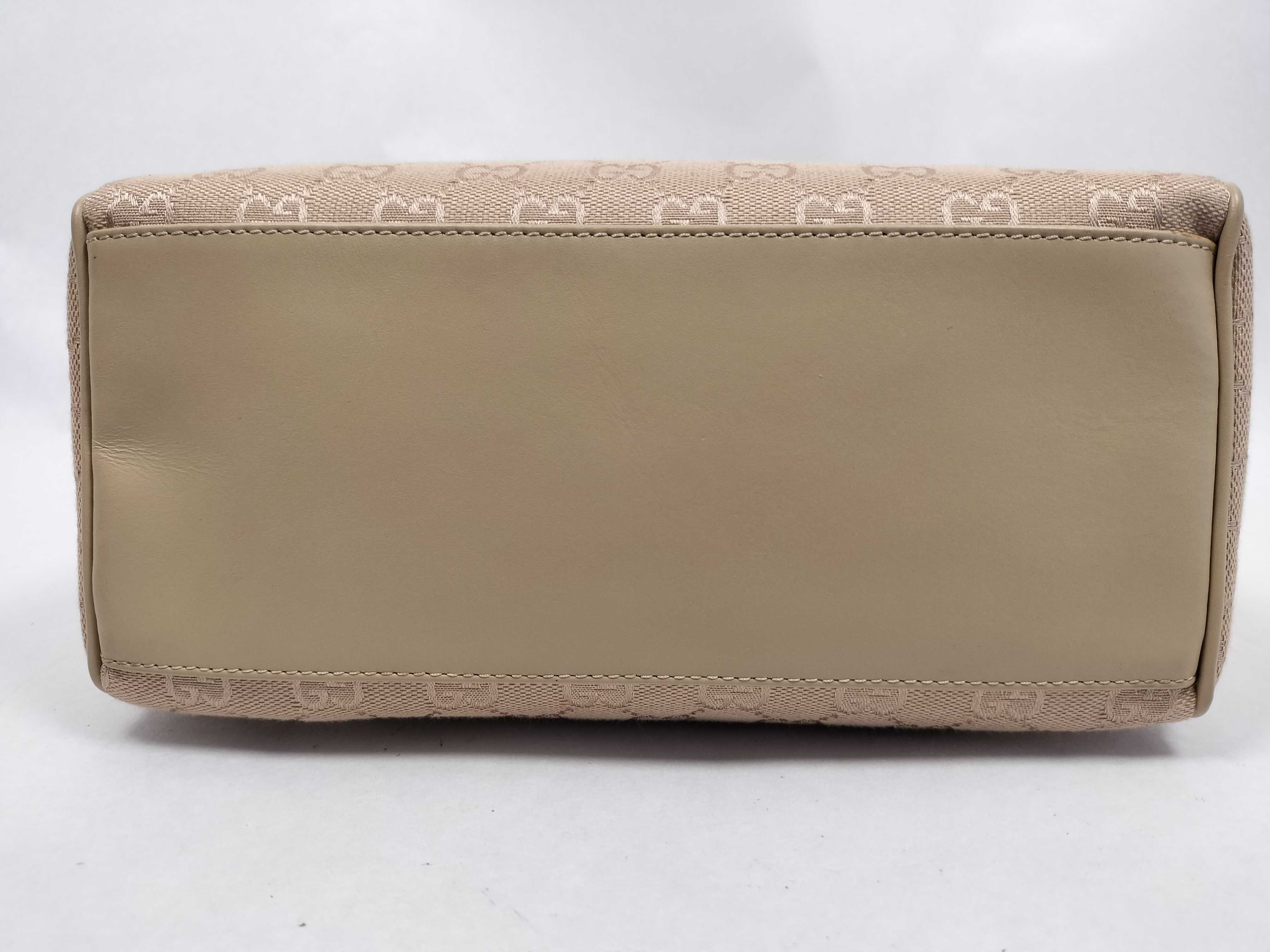 GG Canvas One-Shoulder Bag — view 7