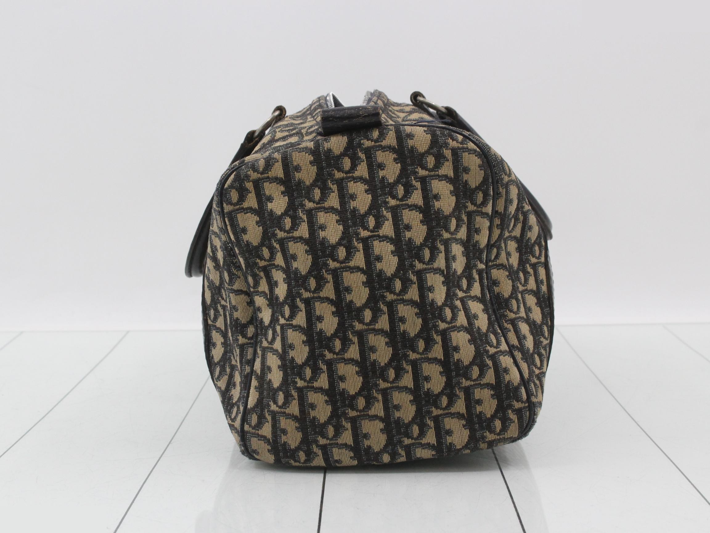 Trotter Boston bag, blue canvas and leather. — view 4