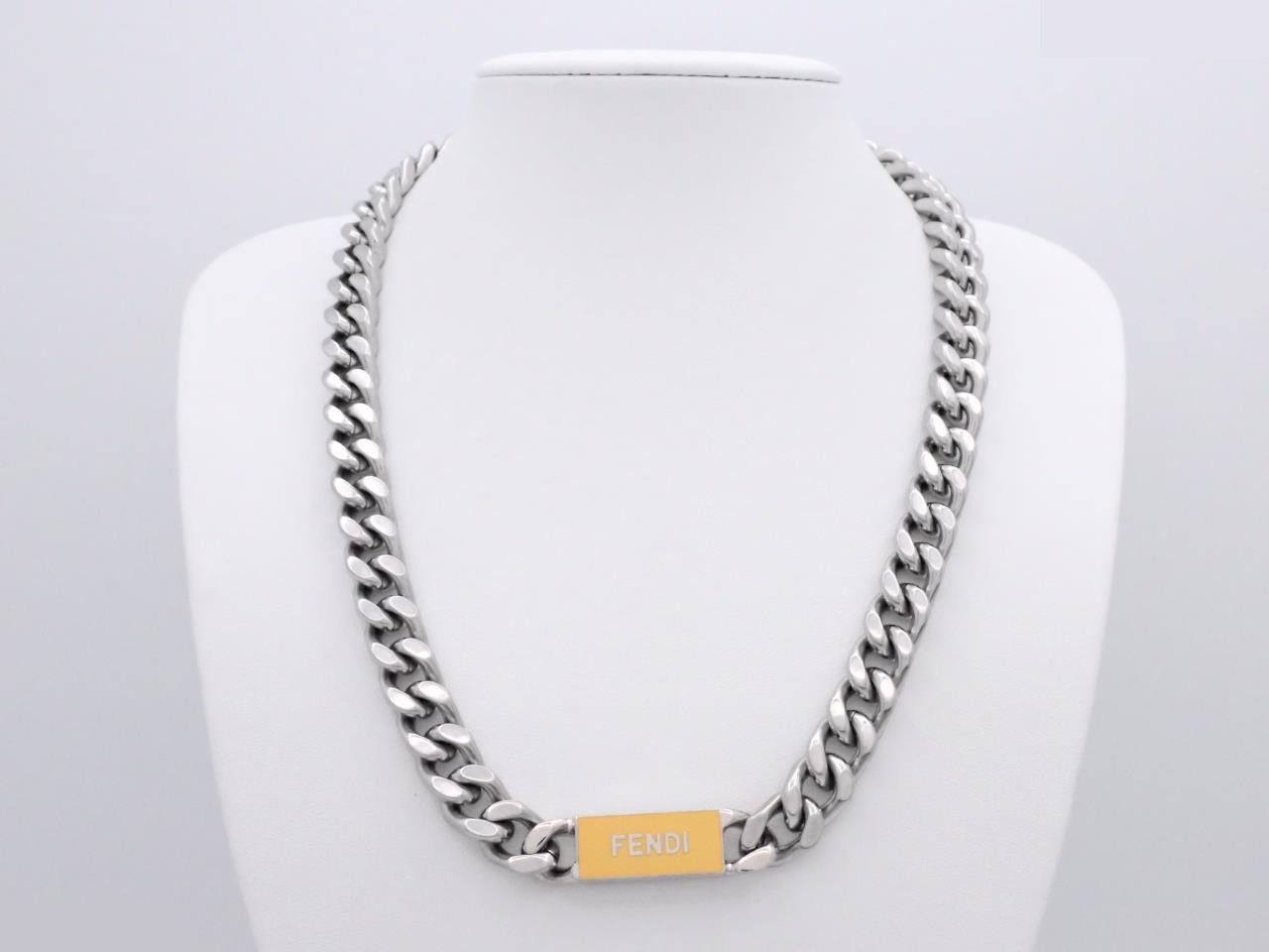 Logo plate necklace/pendant, total length approximately 52 cm — view 3