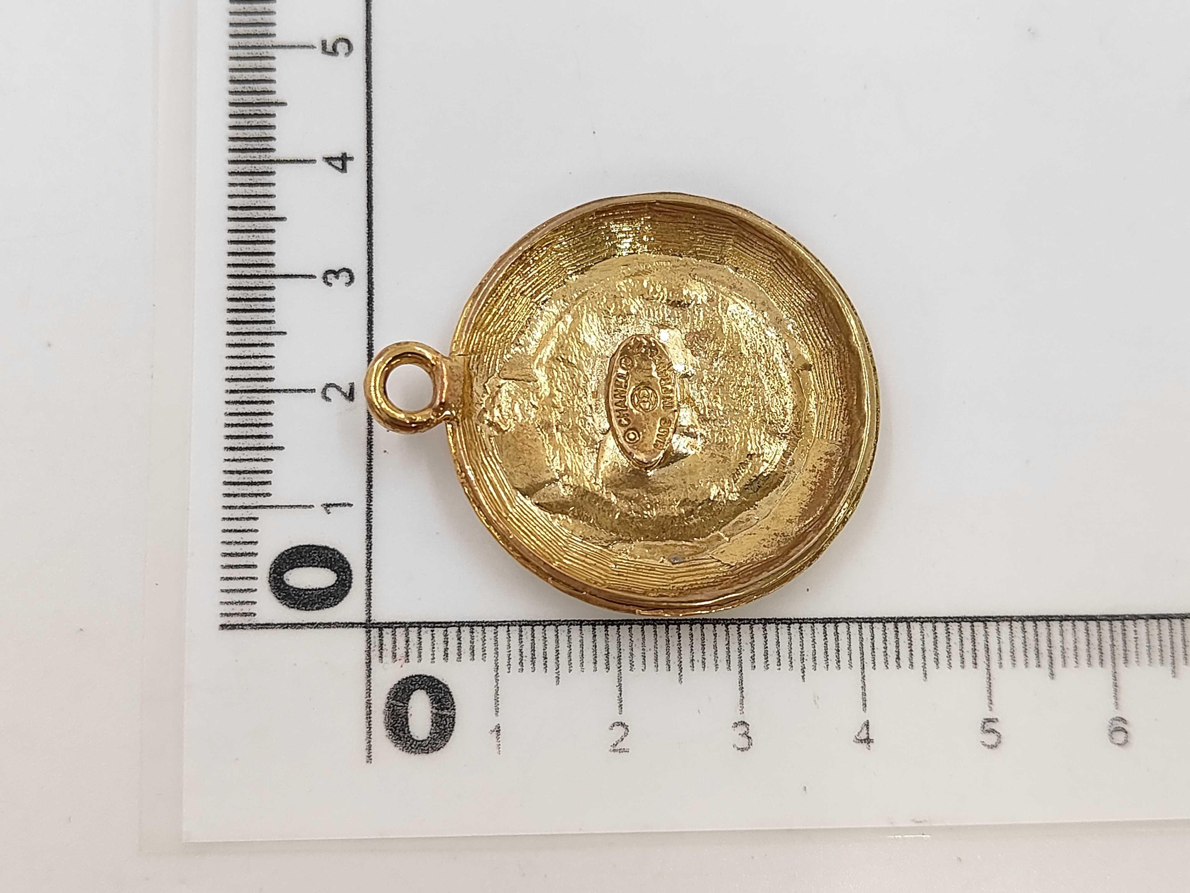 pendant top — view 4
