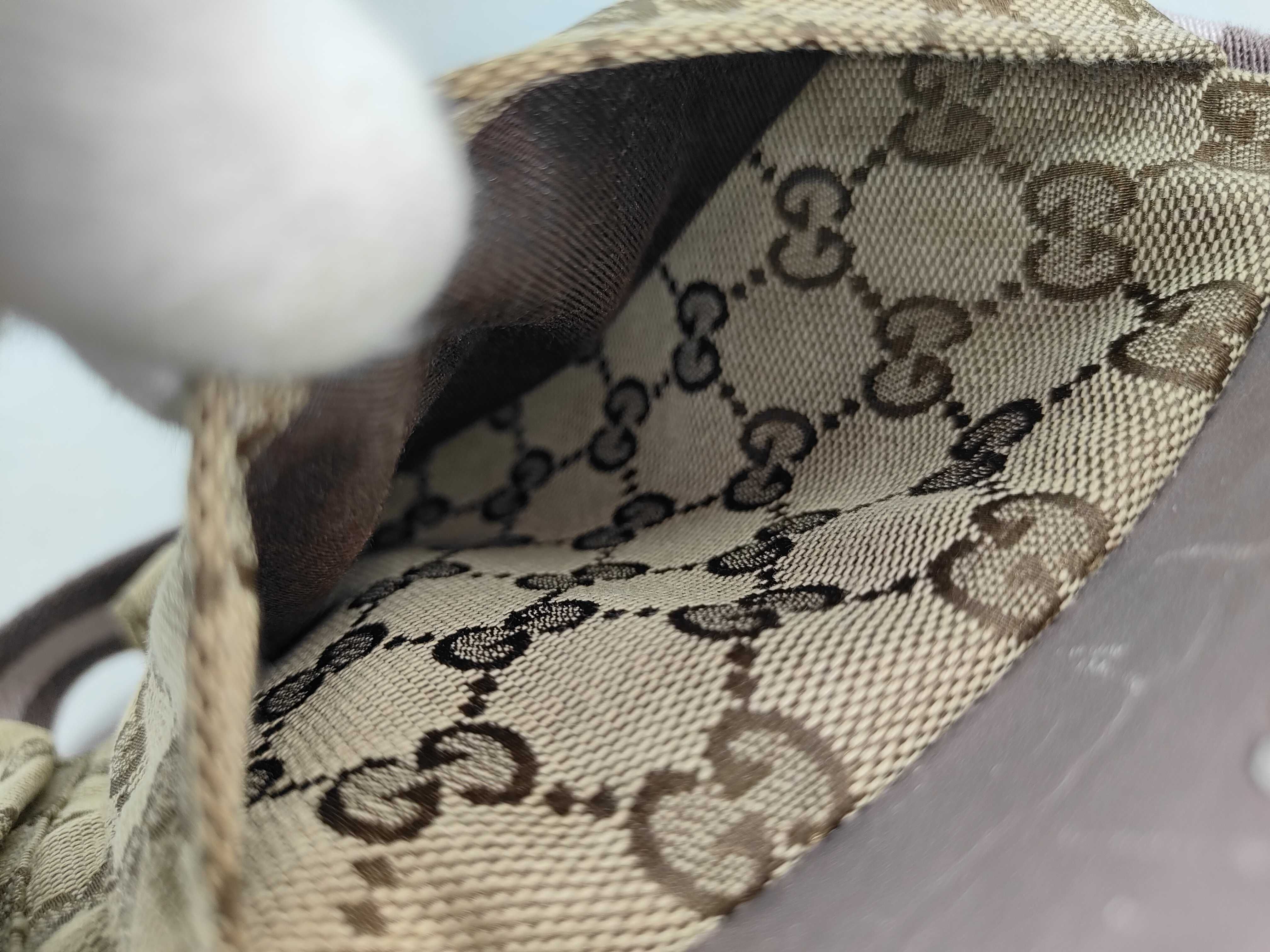 GG Canvas Shoulder Bag — view 11