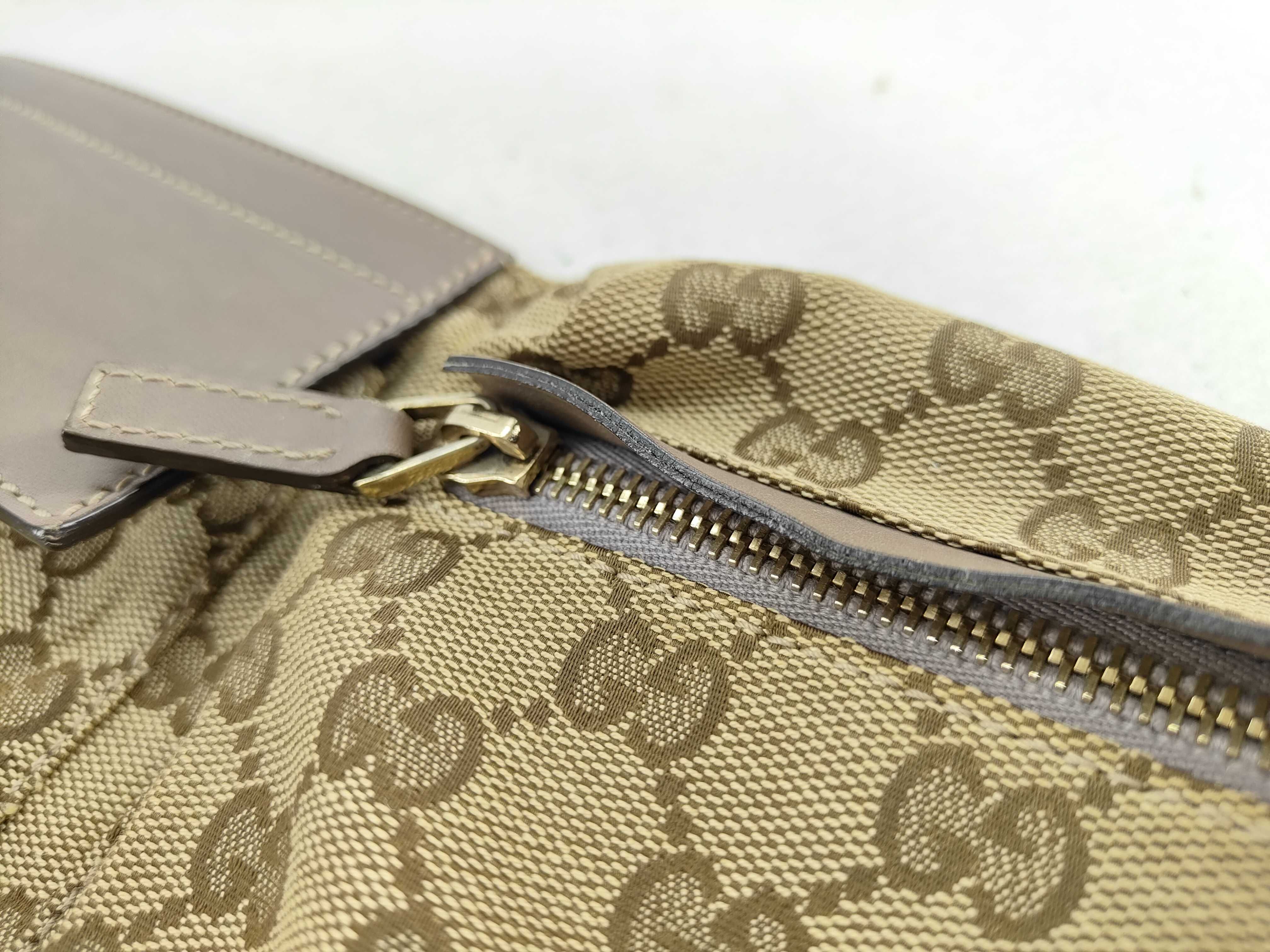 GG Canvas Shoulder Bag — view 12