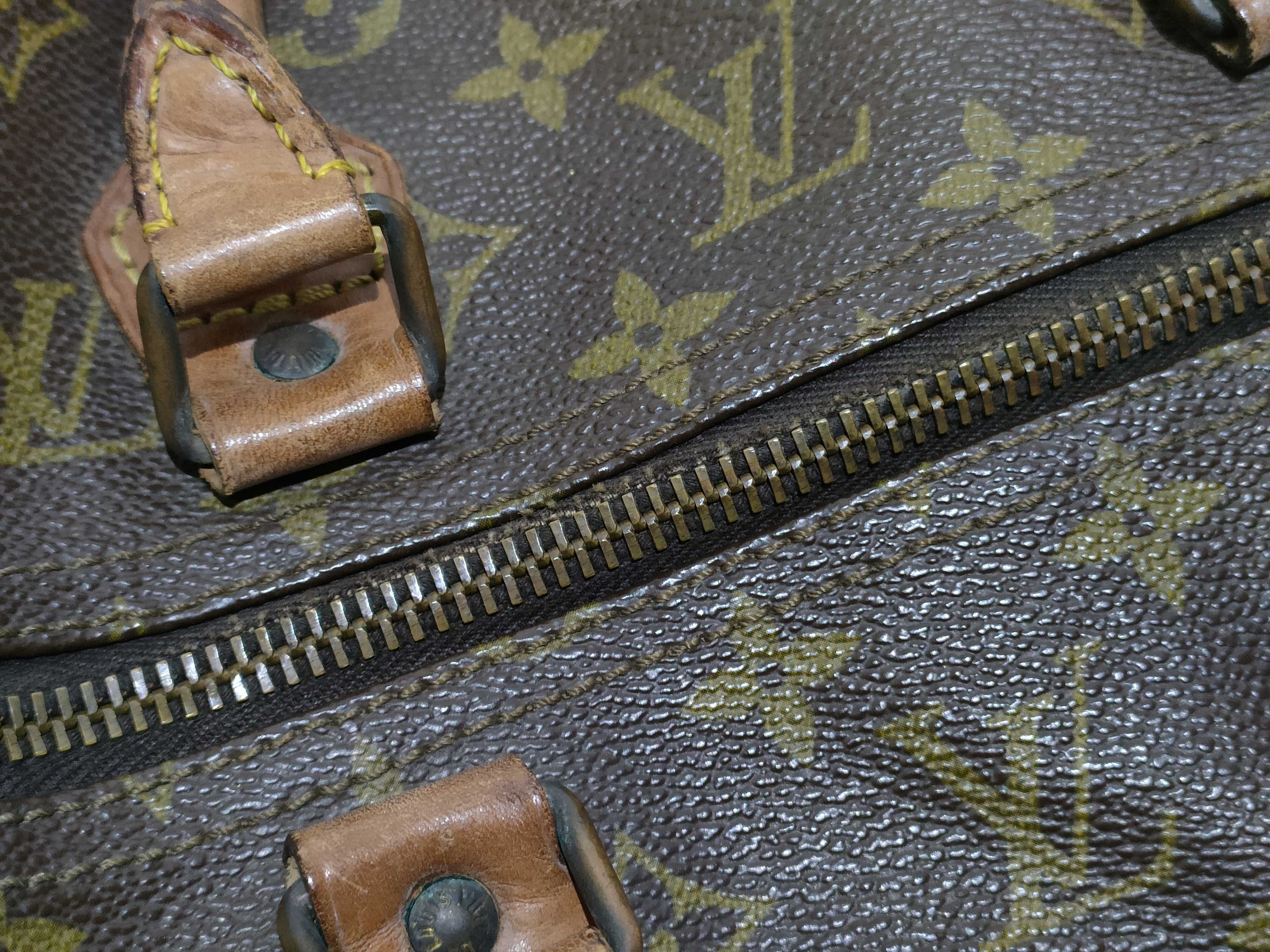 Monogram Louis Vuitton Monogram M41106 Speedy 40 Handbag — view 8