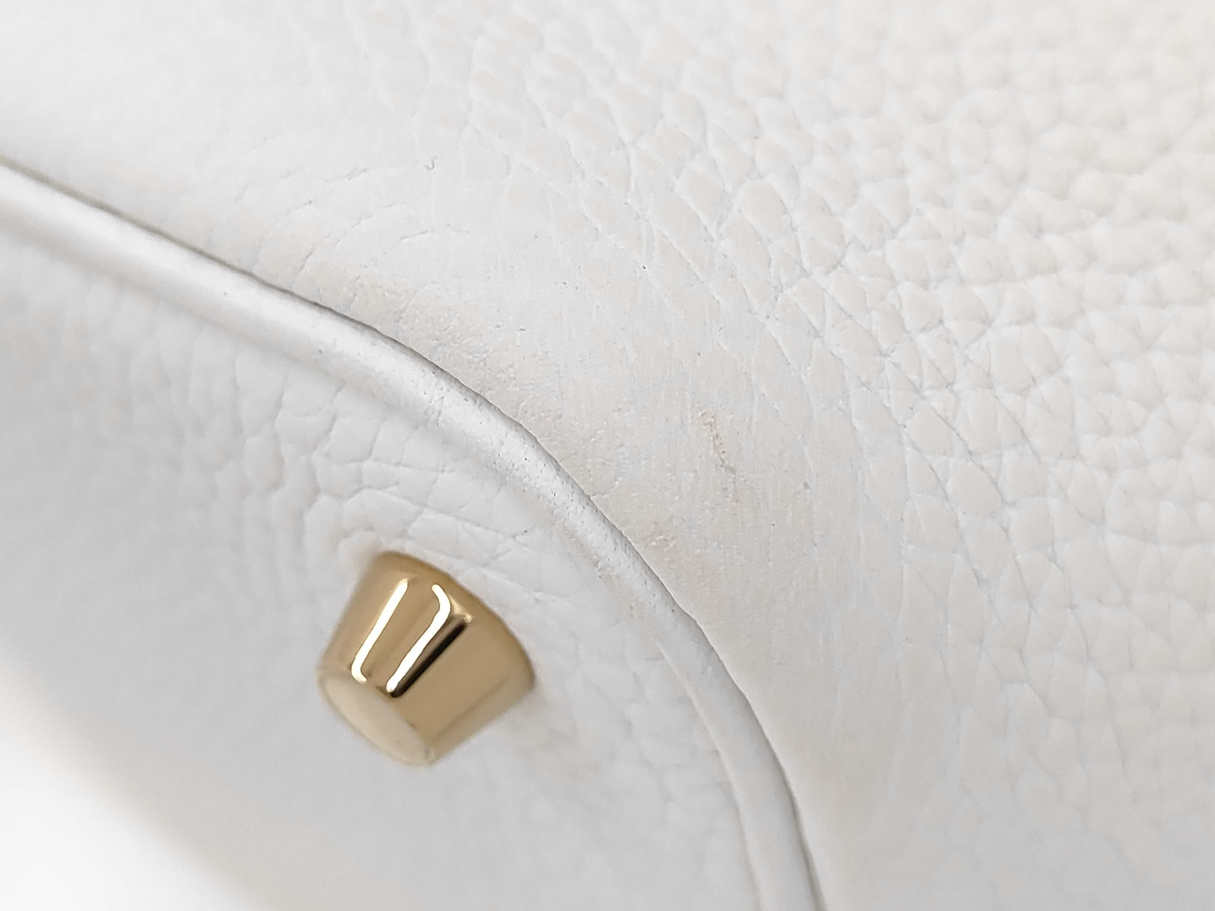 Picotin Lock PM Taurillon Clemence White Handbag (W stamp) — view 4