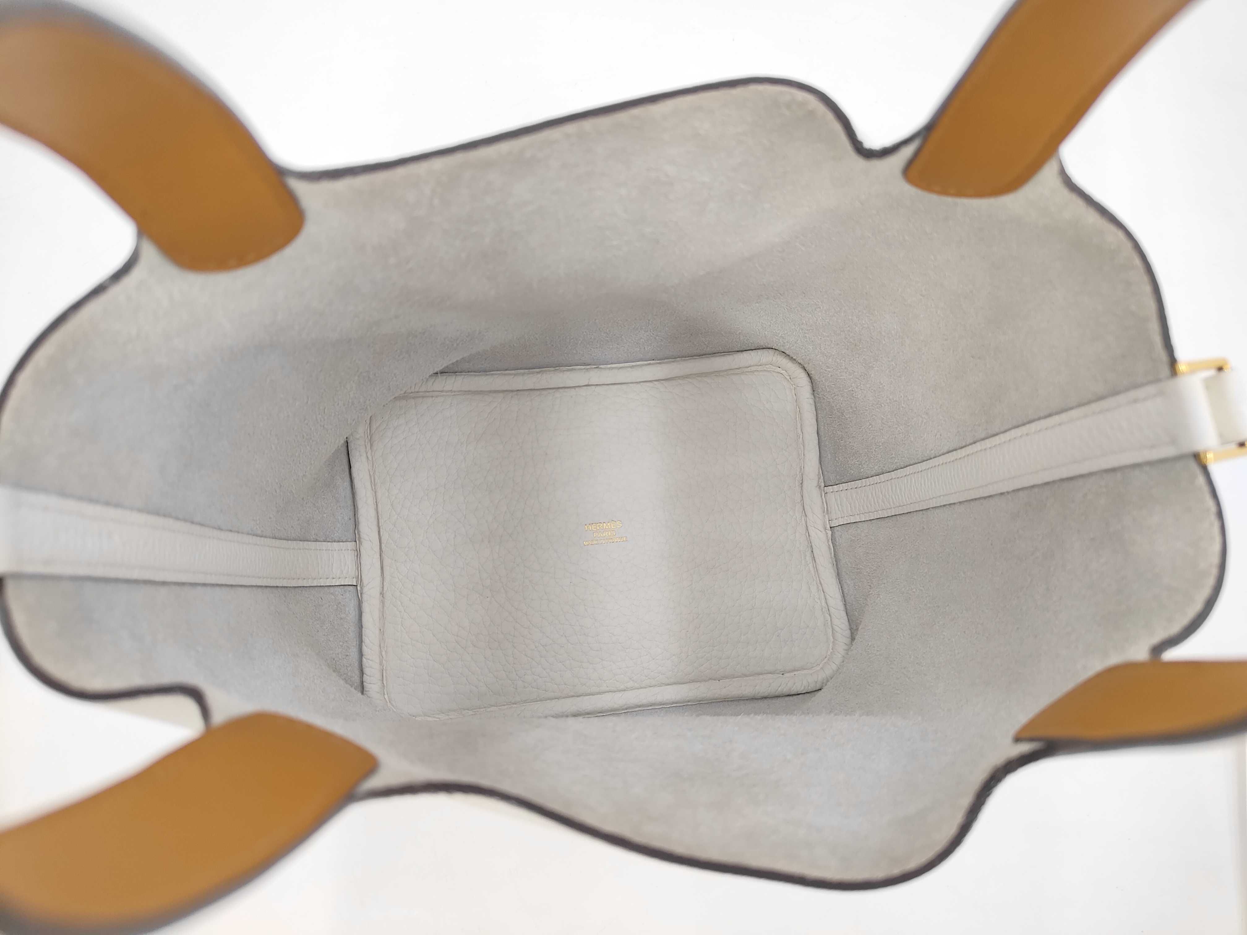 Picotin Lock PM Taurillon Clemence White Handbag (W stamp) — view 10
