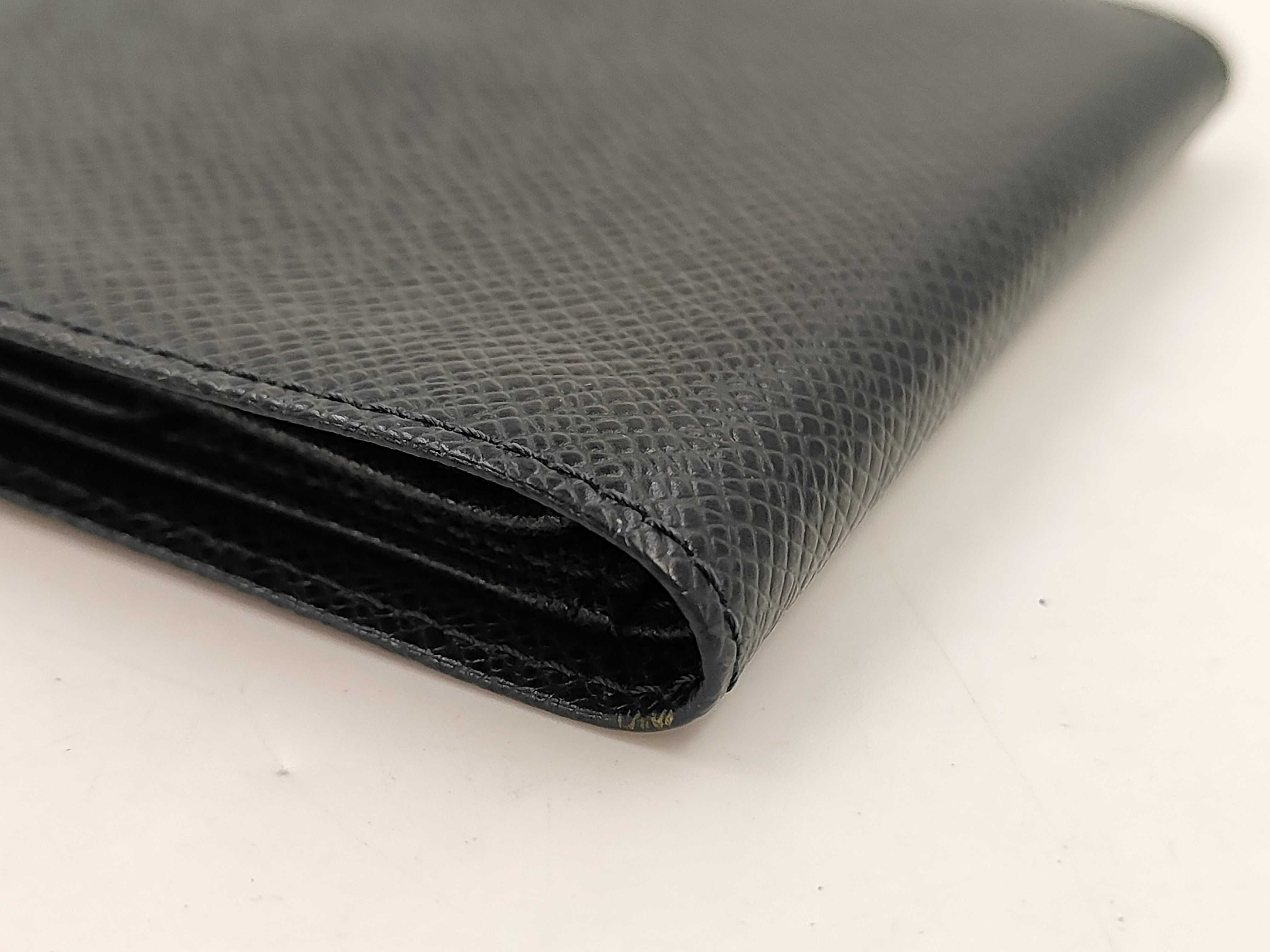 Taiga Leather Folding Wallet — view 4