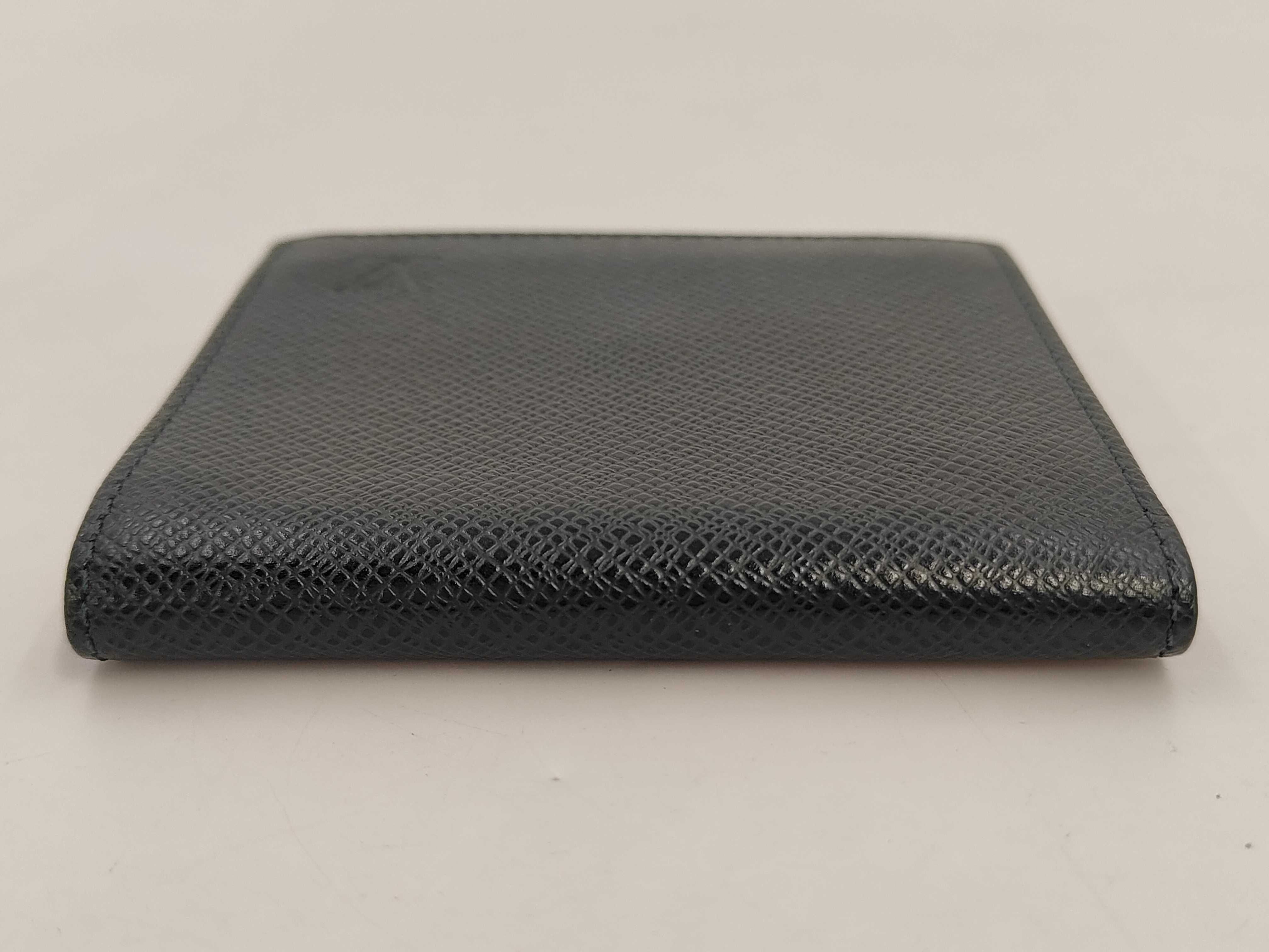 Taiga Leather Folding Wallet — view 5