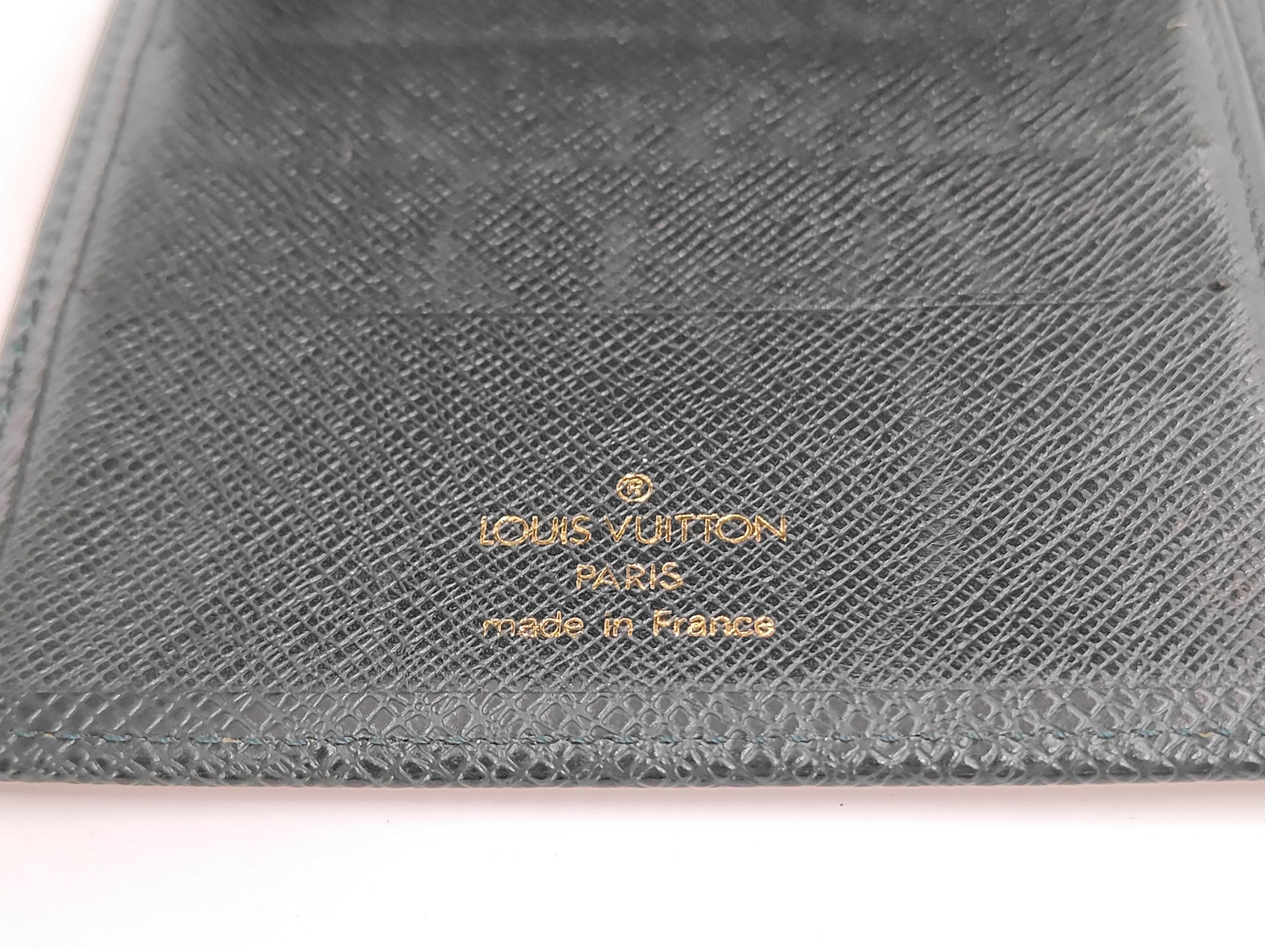 Taiga Leather Folding Wallet — view 10