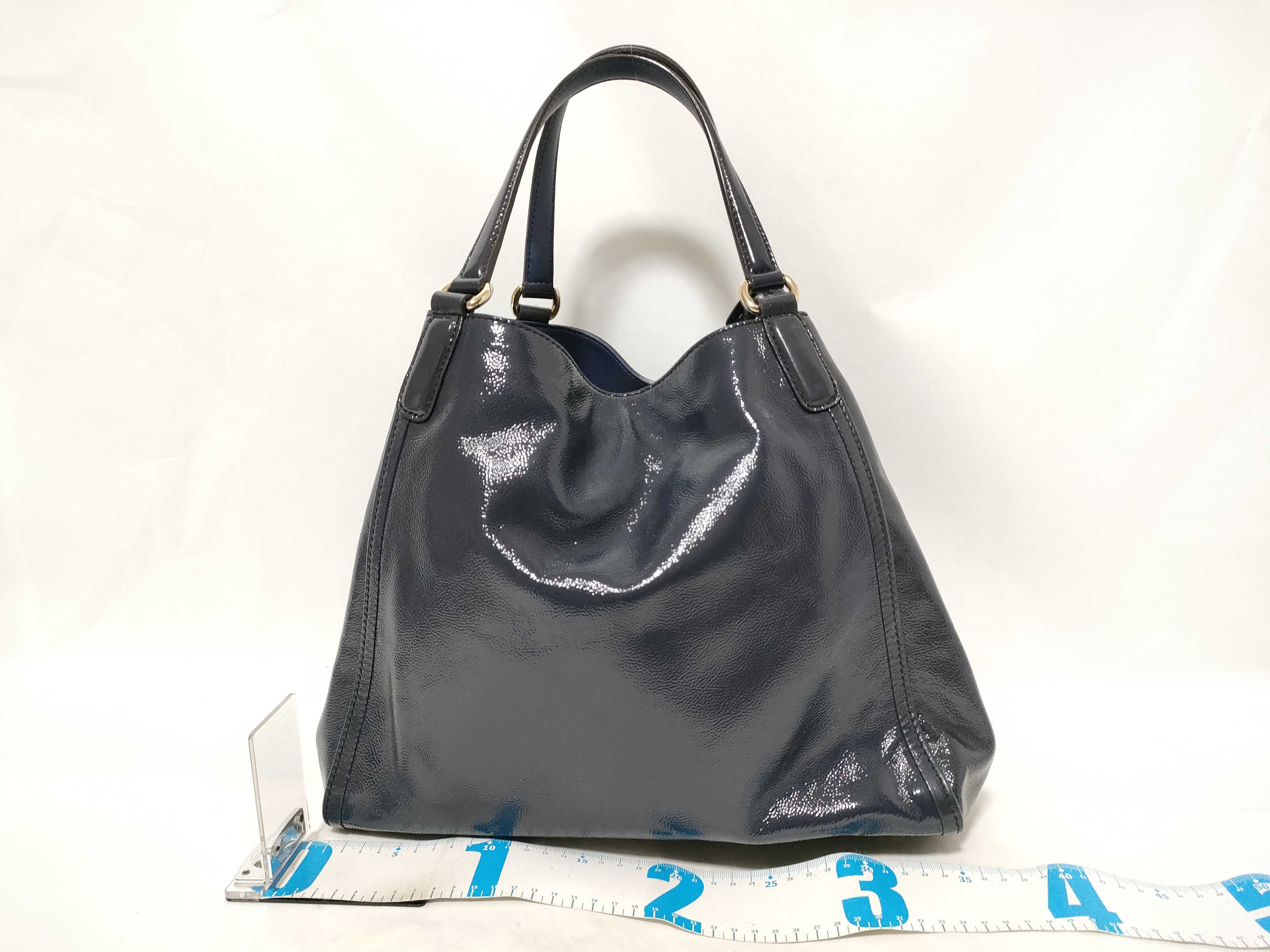 Soho Bag Shoulder Bag 282309 204046 Navy Tote Bag — view 2