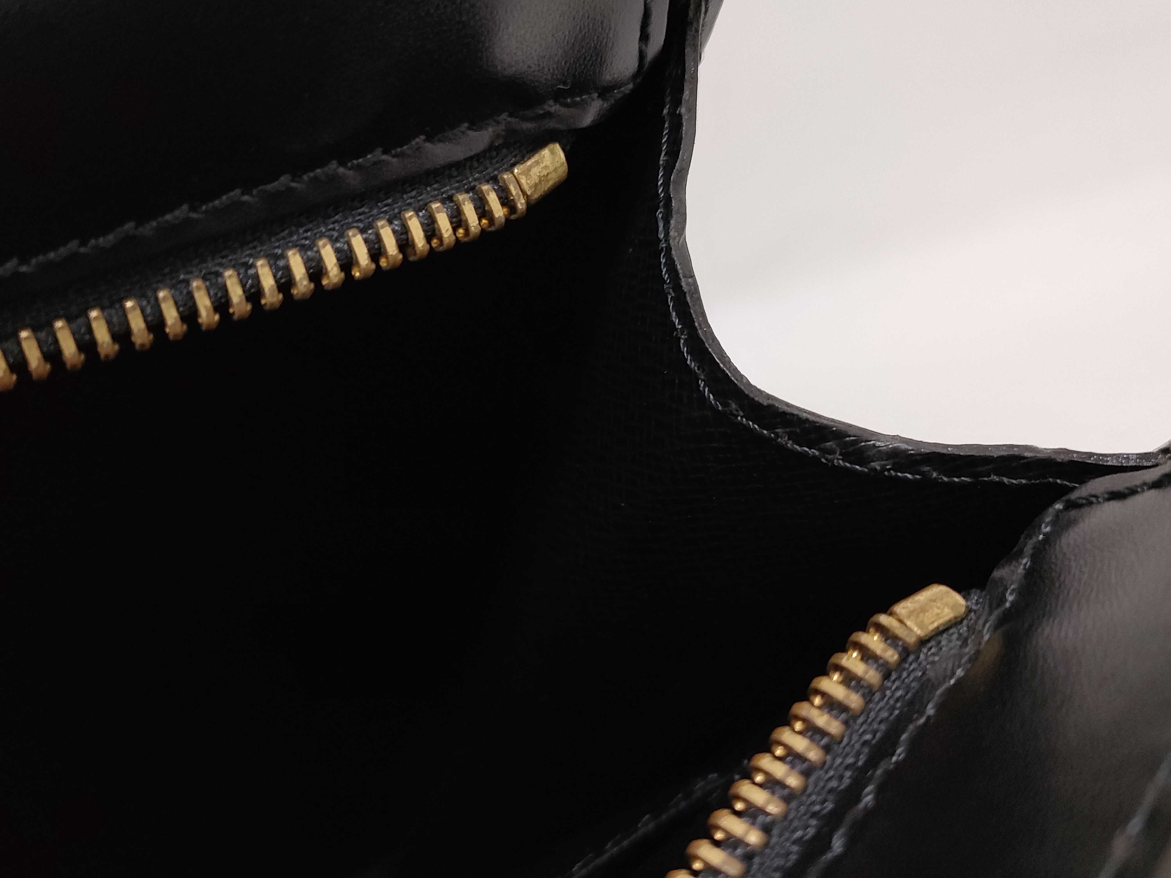 Epi Bag Louis Vuitton Epi Second Bag M52522 Black Second Bag — view 6