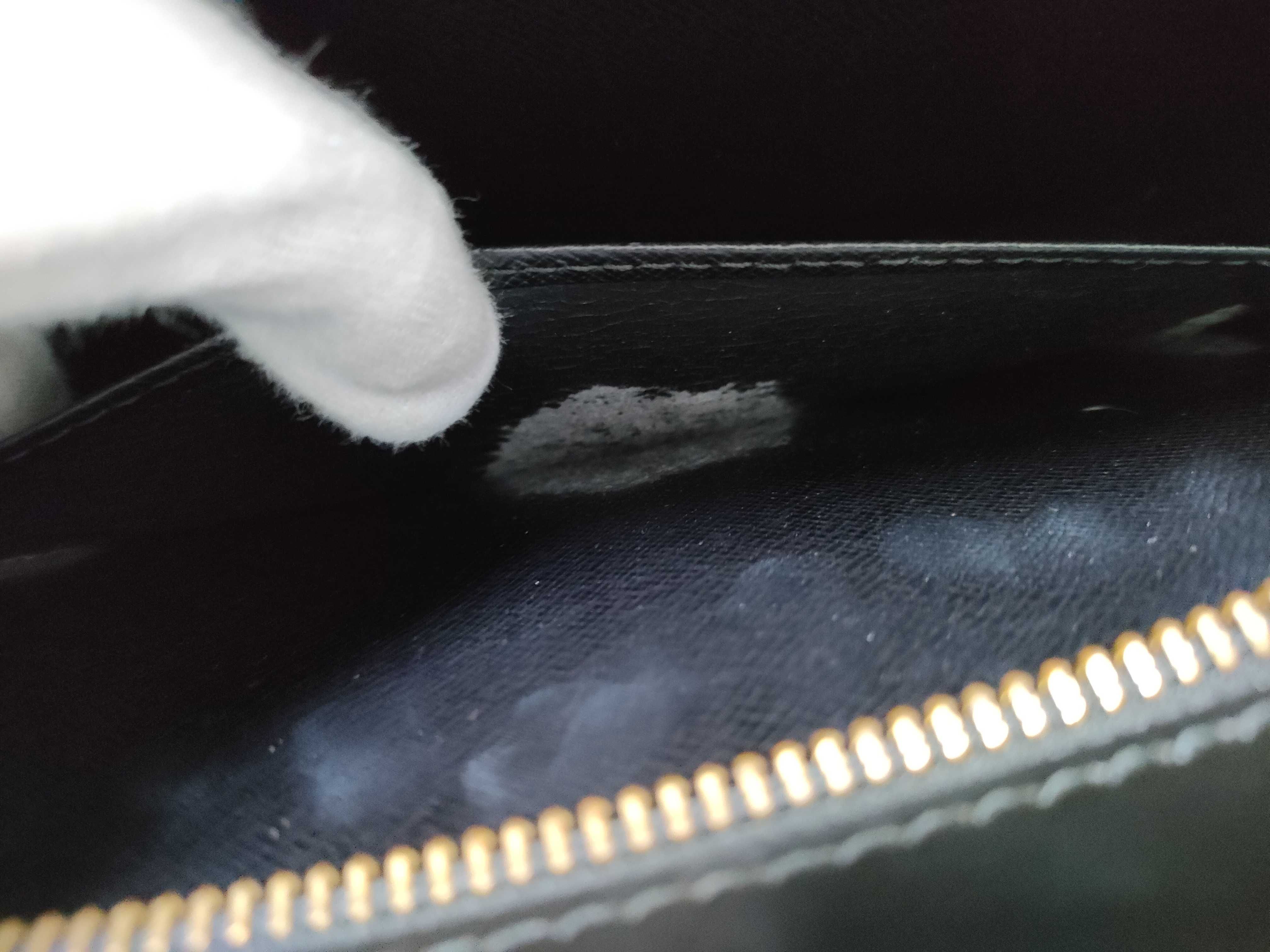 Epi Bag Louis Vuitton Epi Second Bag M52522 Black Second Bag — view 8