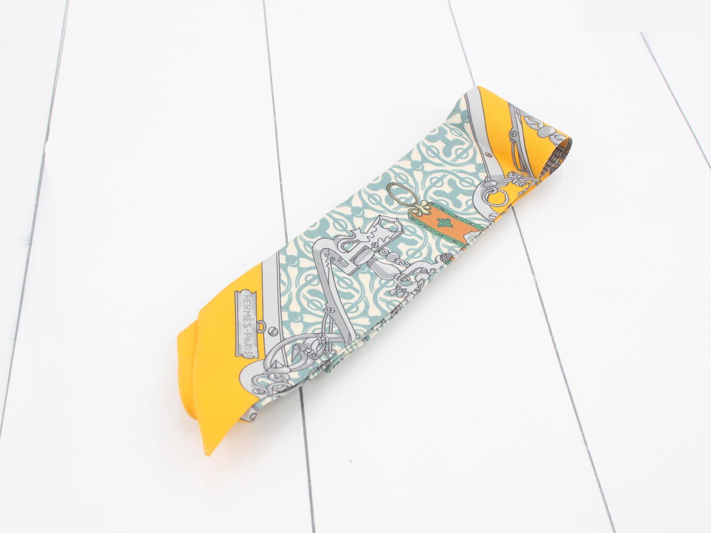 Scarf with tag