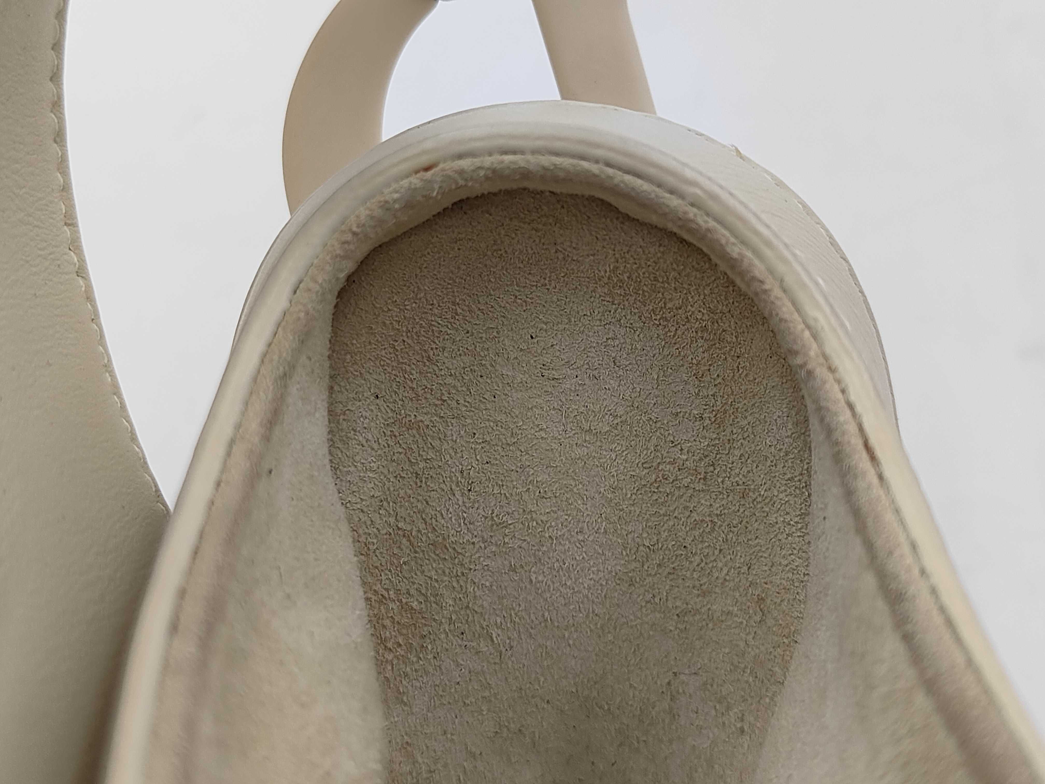 Christian Saddle Bag Handbag — view 9