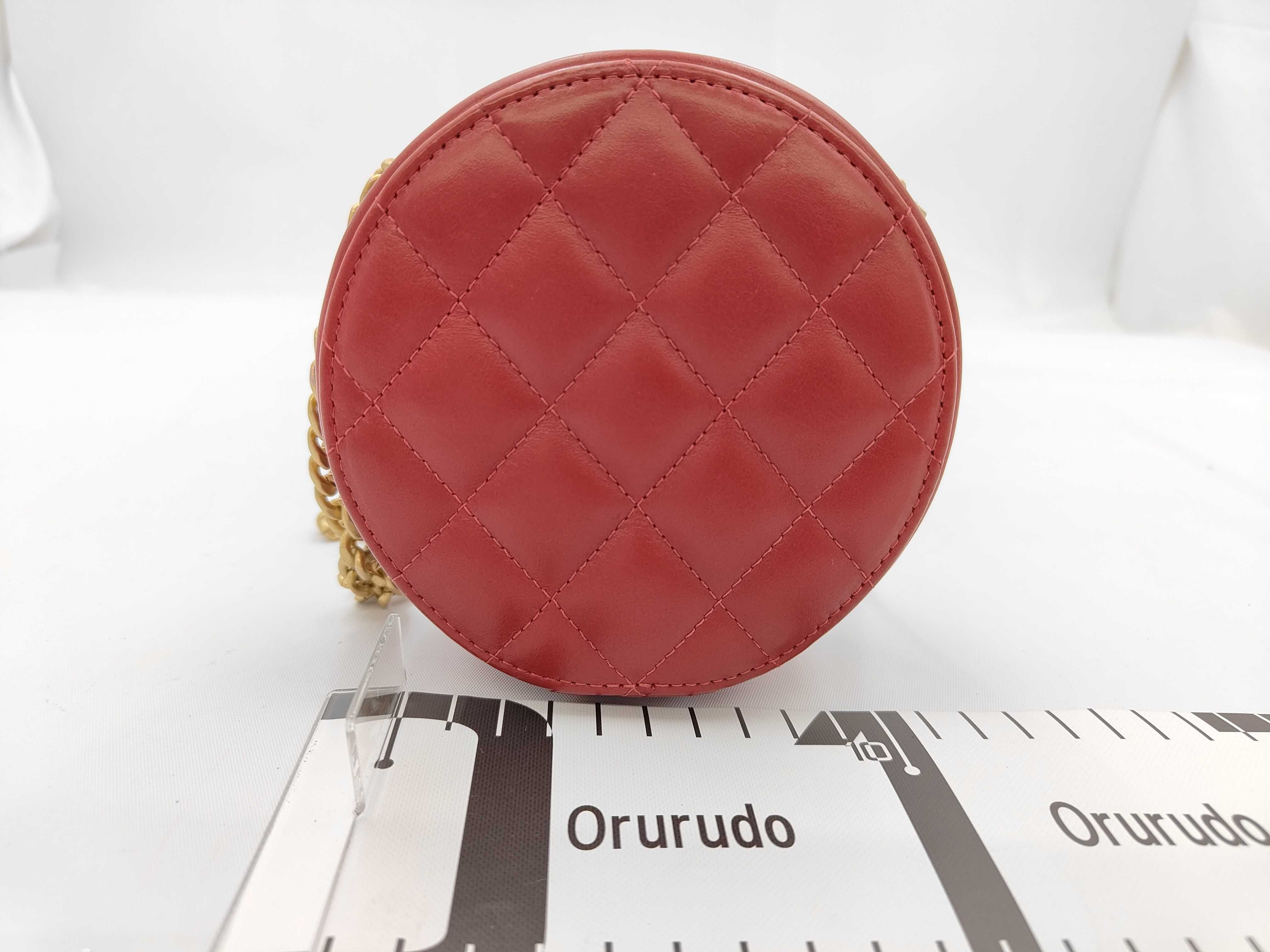 Matelassé Chain Shoulder Bag, Lambskin, Red — view 2