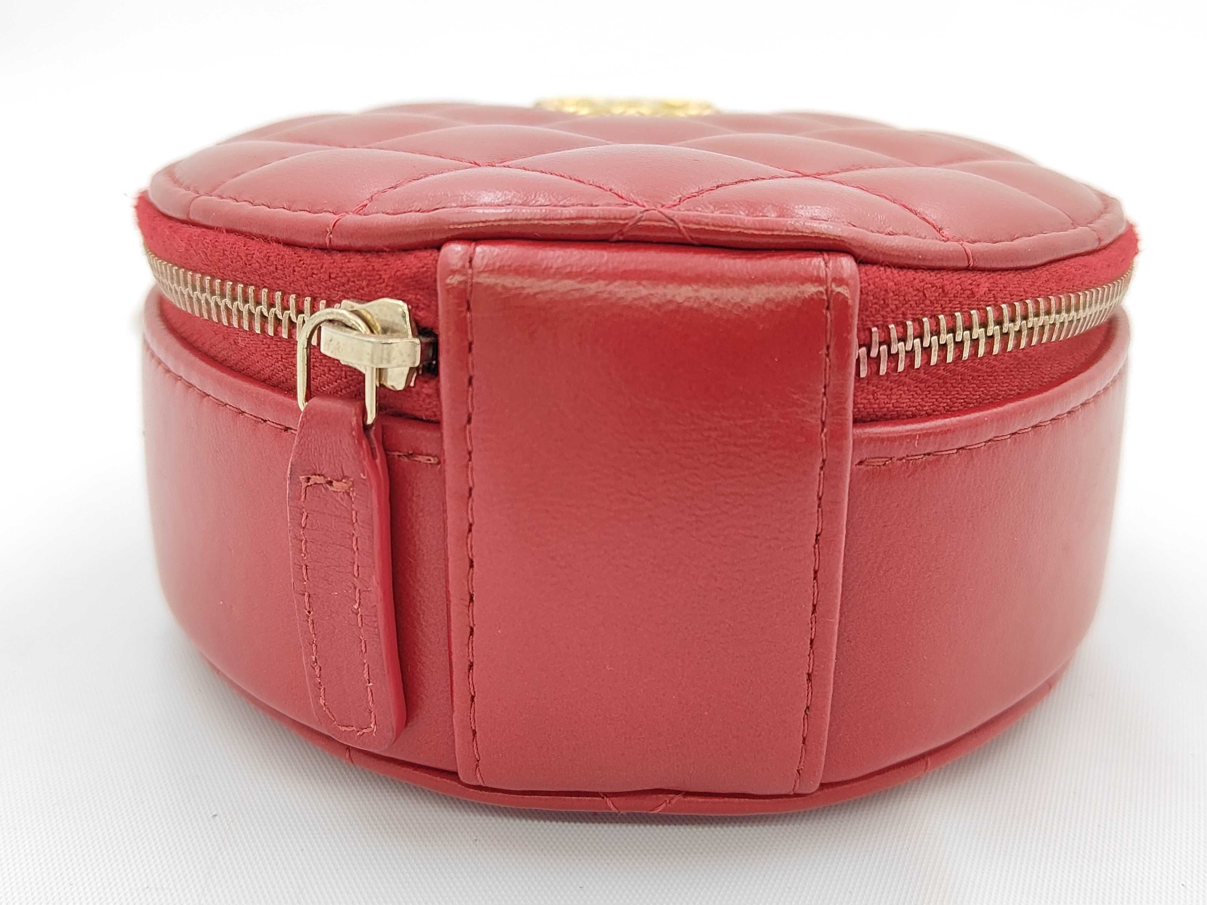 Matelassé Chain Shoulder Bag, Lambskin, Red — view 5