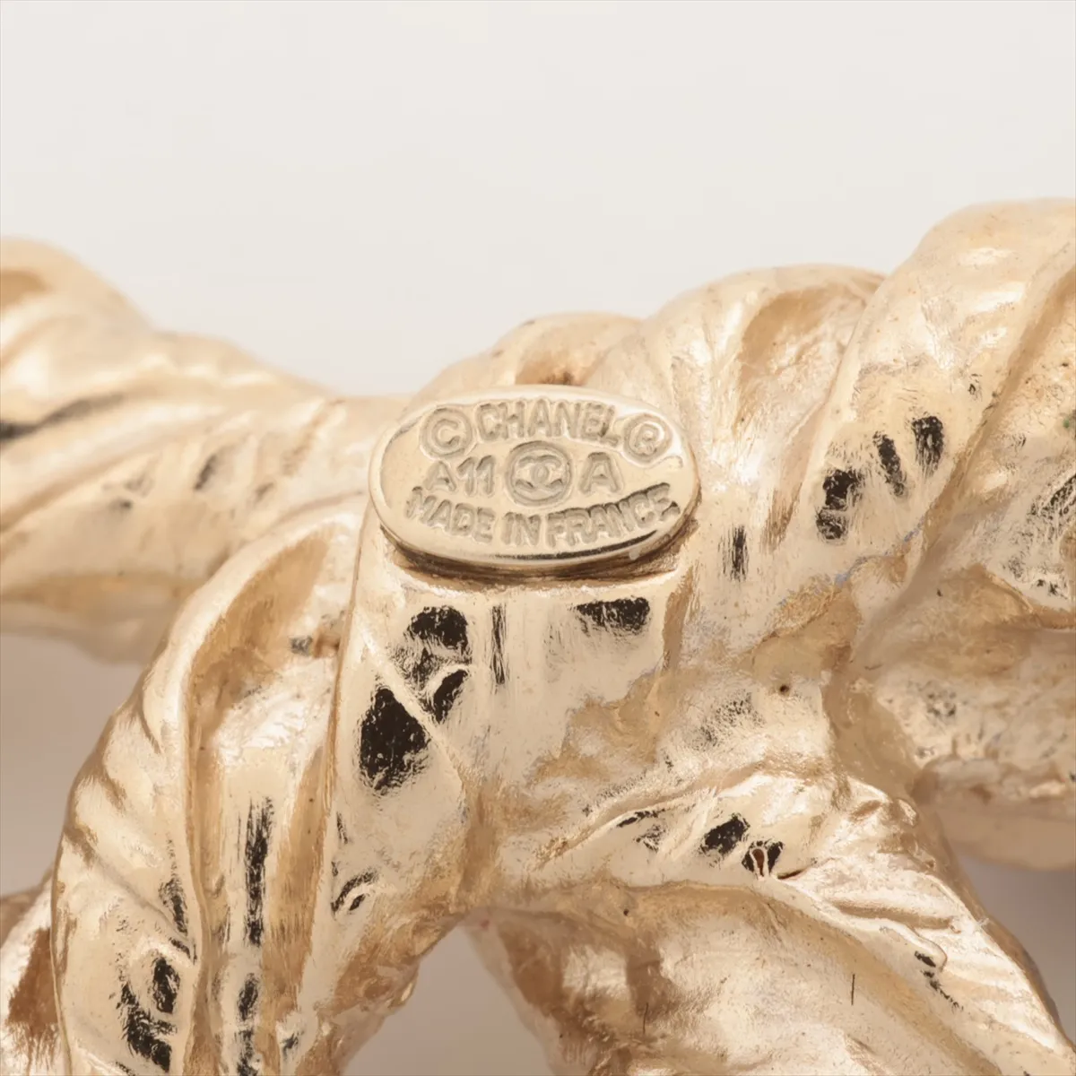 Cocomark A11A Brooch GP x Fake Pearl Champagne Gold — view 4