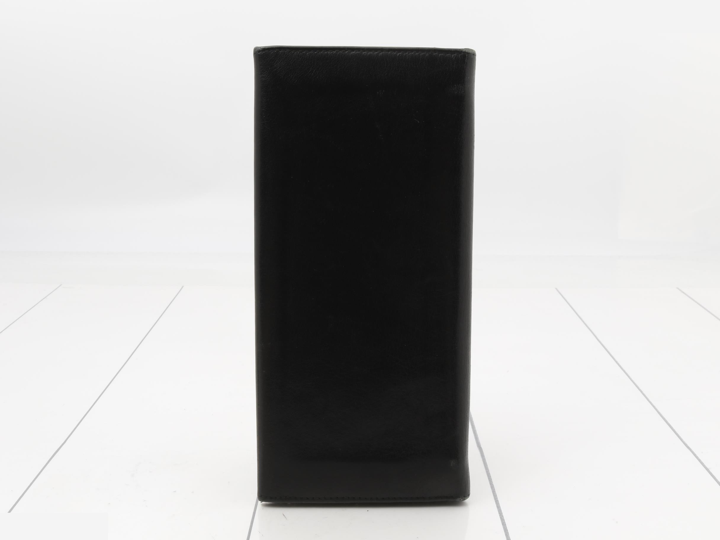 Black wallet — view 2