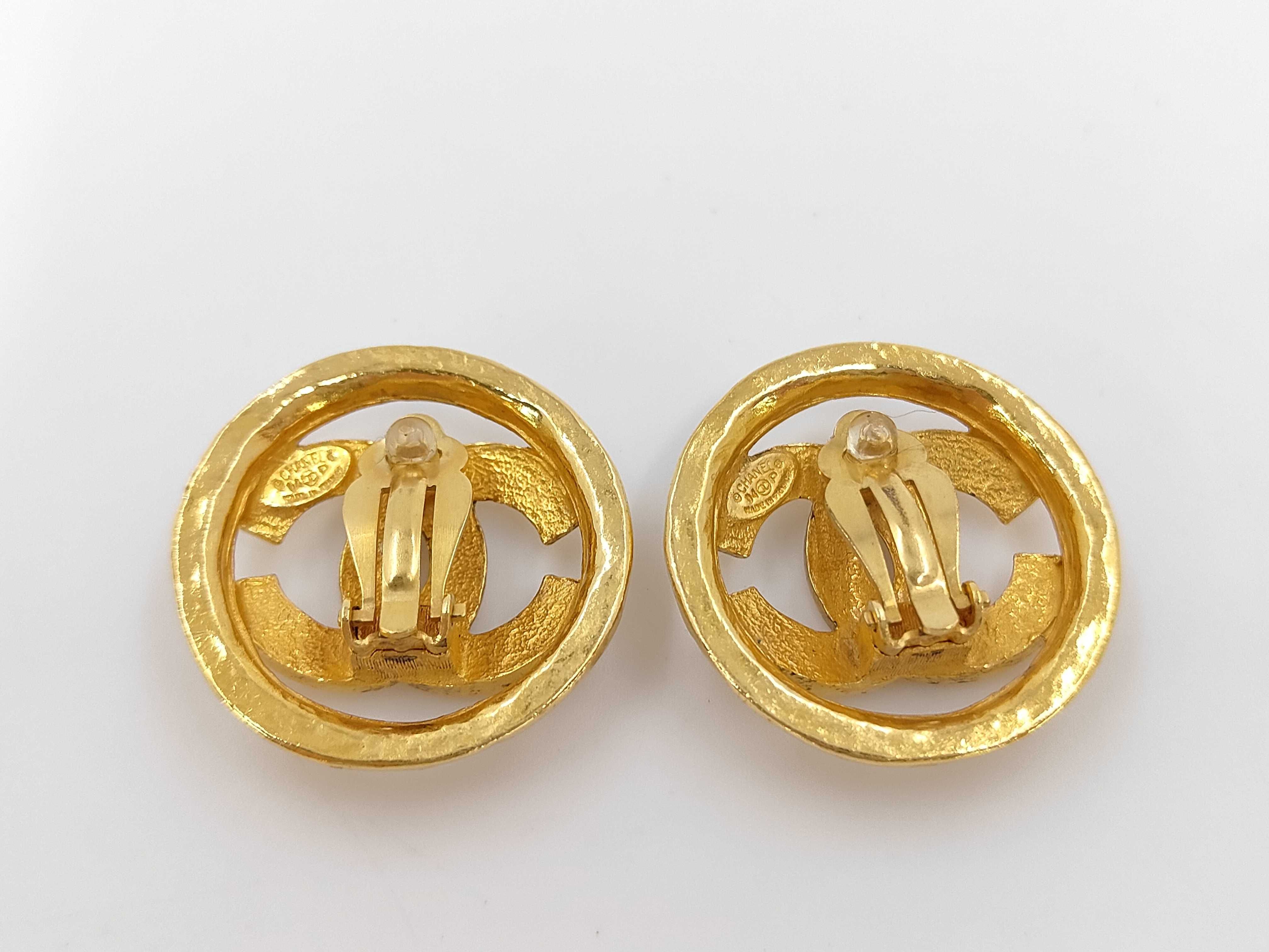 earrings, Coco Mark, gold, with original box. — view 2