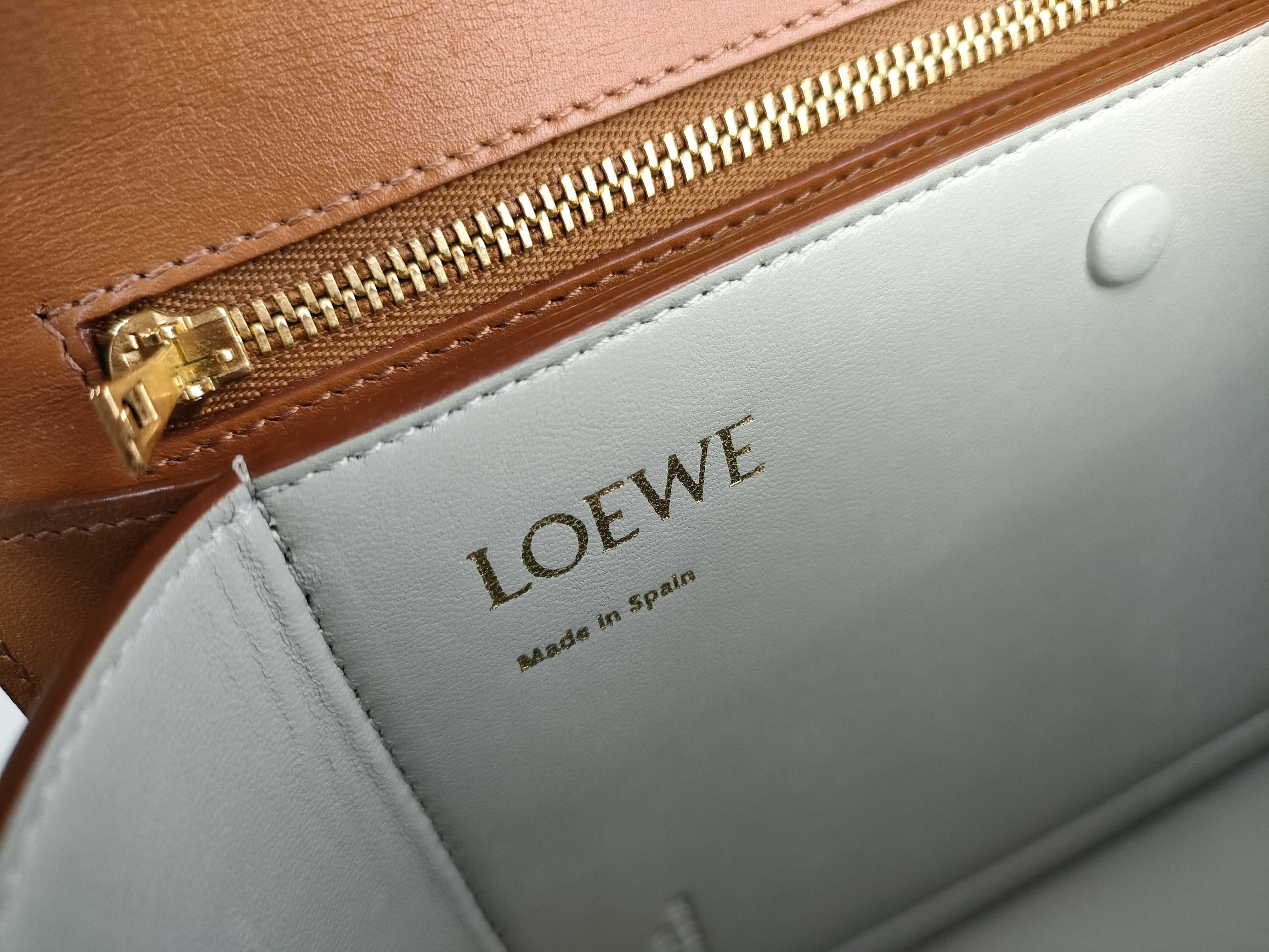 Barcelona Leather Shoulder Bag, Brown — view 11