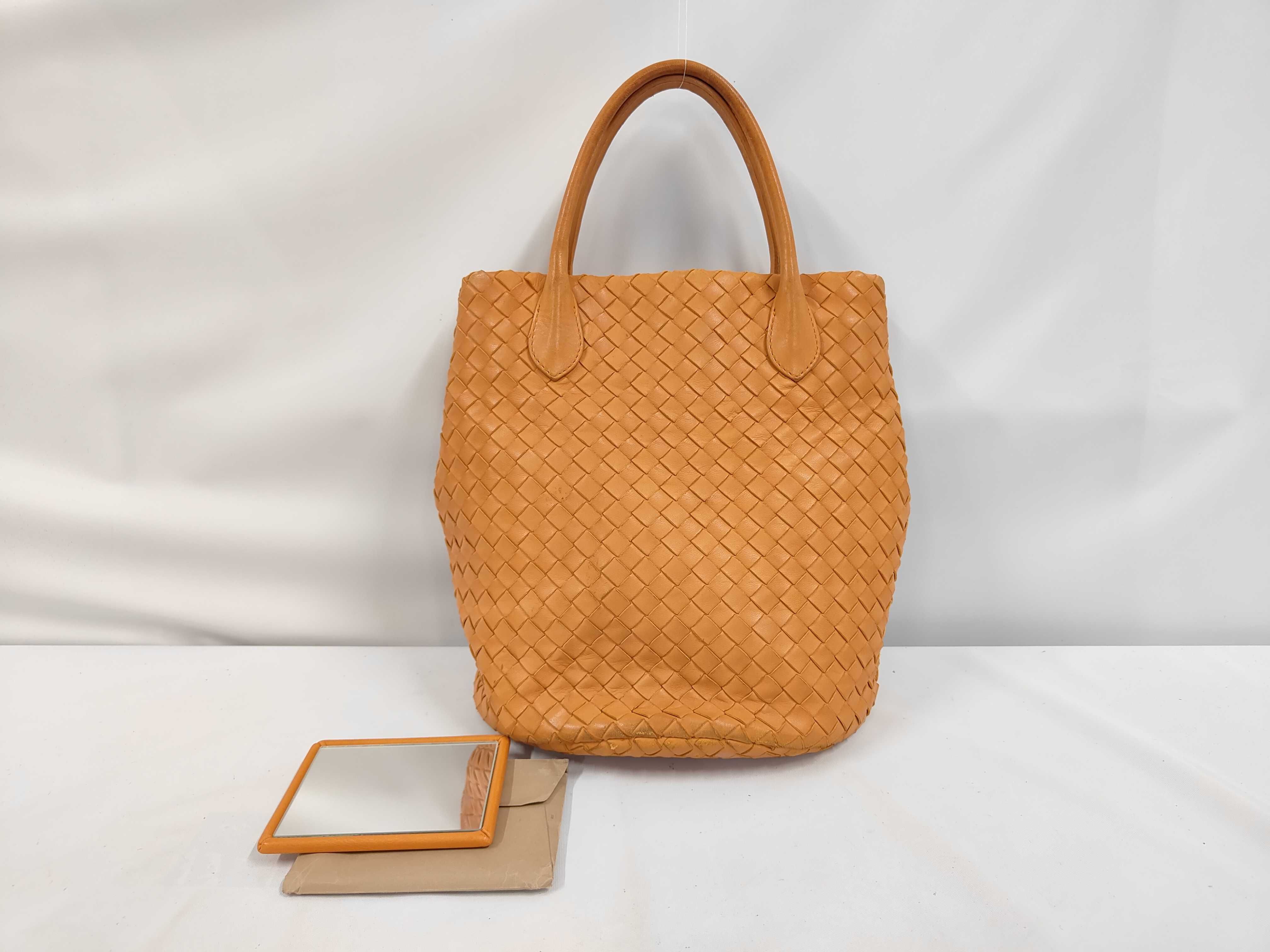 Leather Intrecciato Bucket Handbag