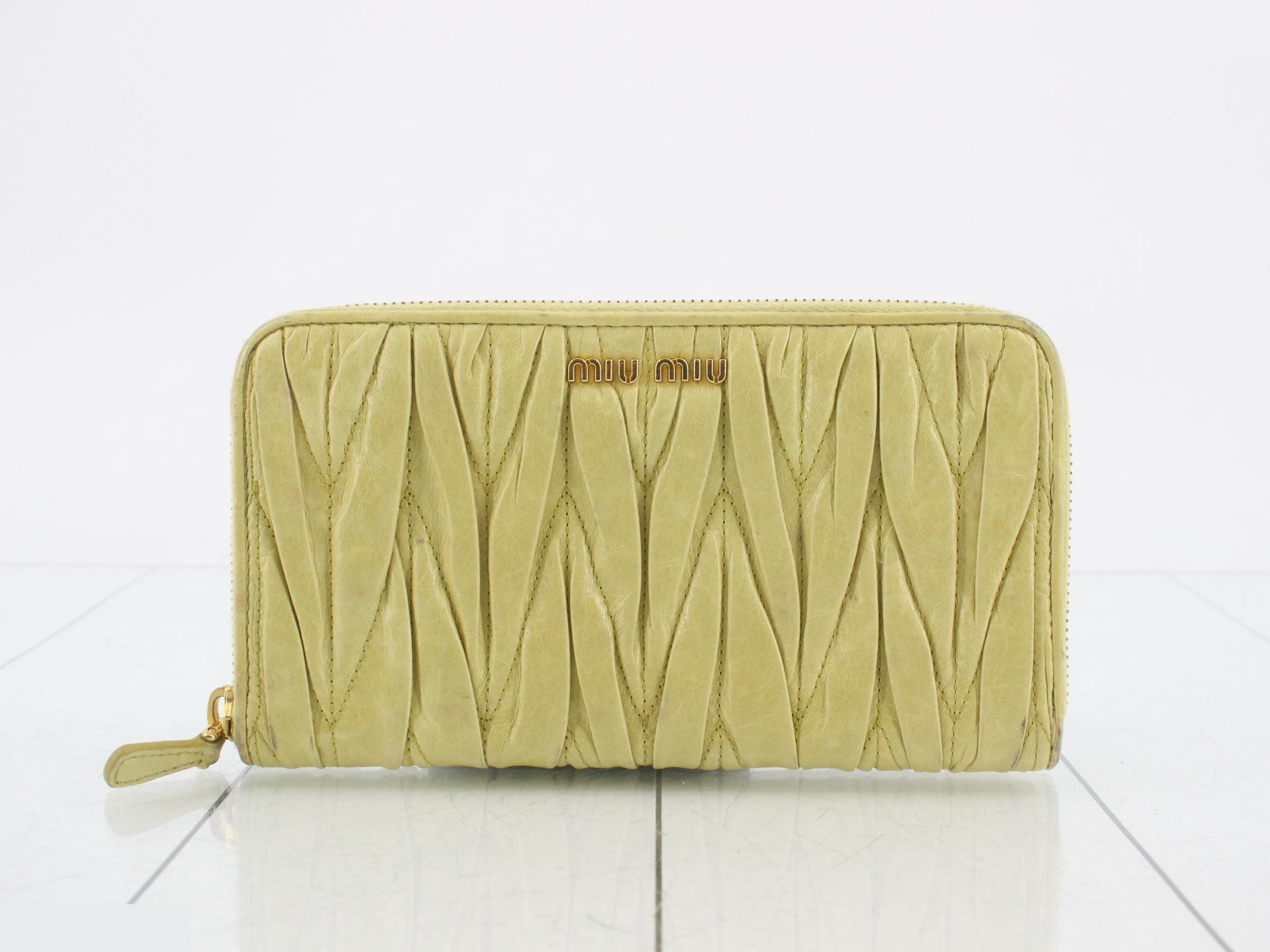 Matelassé (bags) and wallets