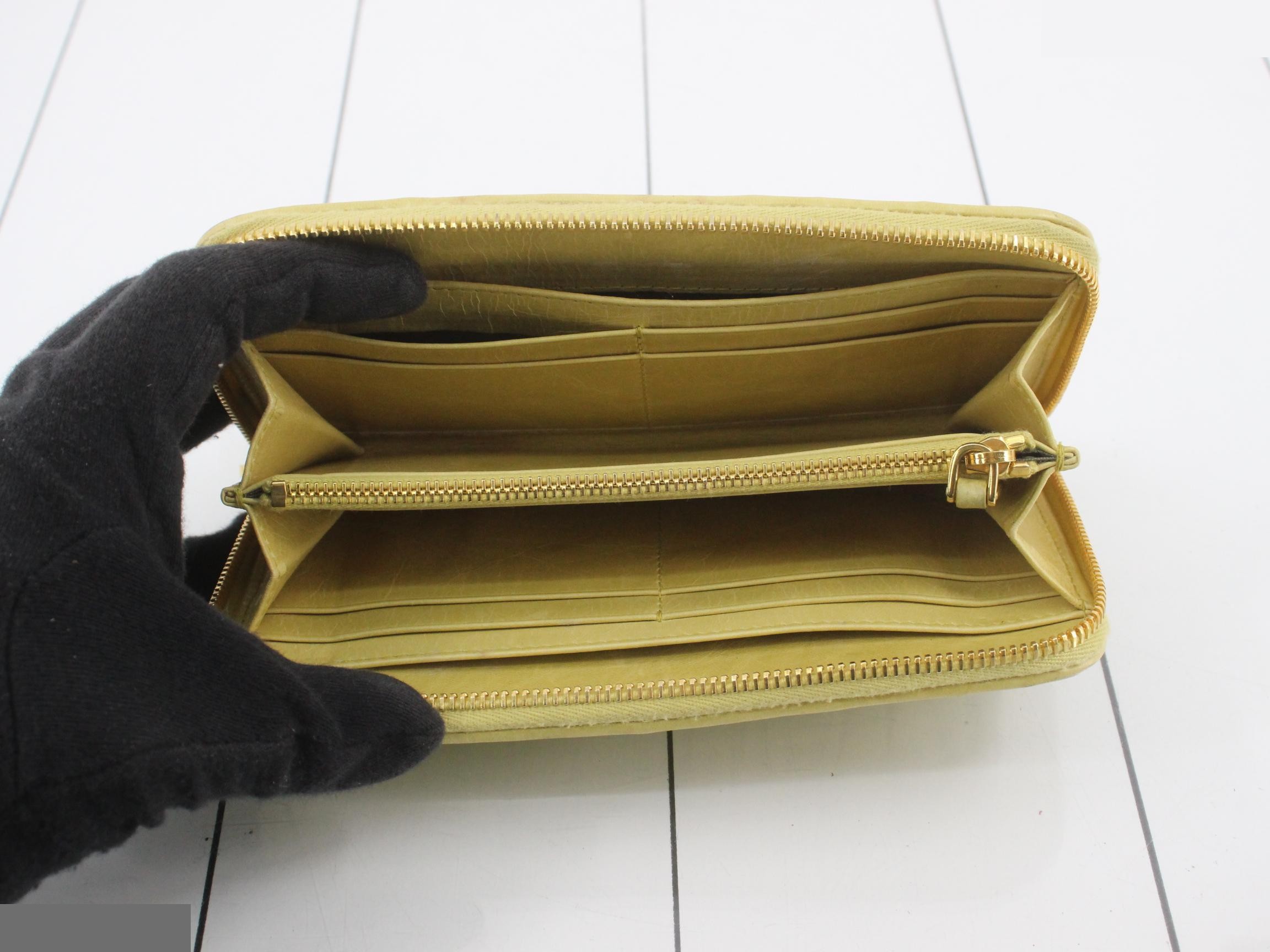 Matelassé (bags) and wallets — view 4