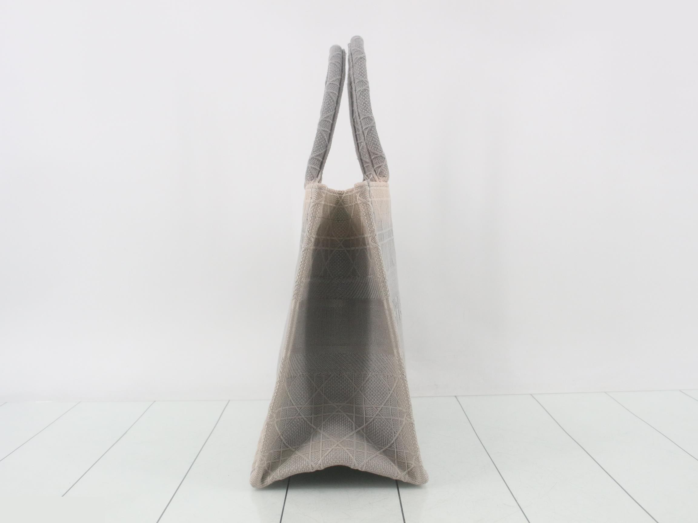 Book Tote — view 4