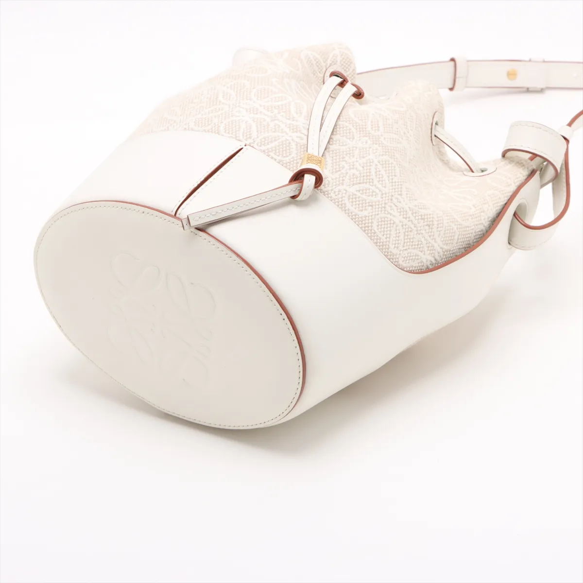 Anagram Balloon Bag Small Canvas x Leather 2WAY Shoulder Bag White — view 3