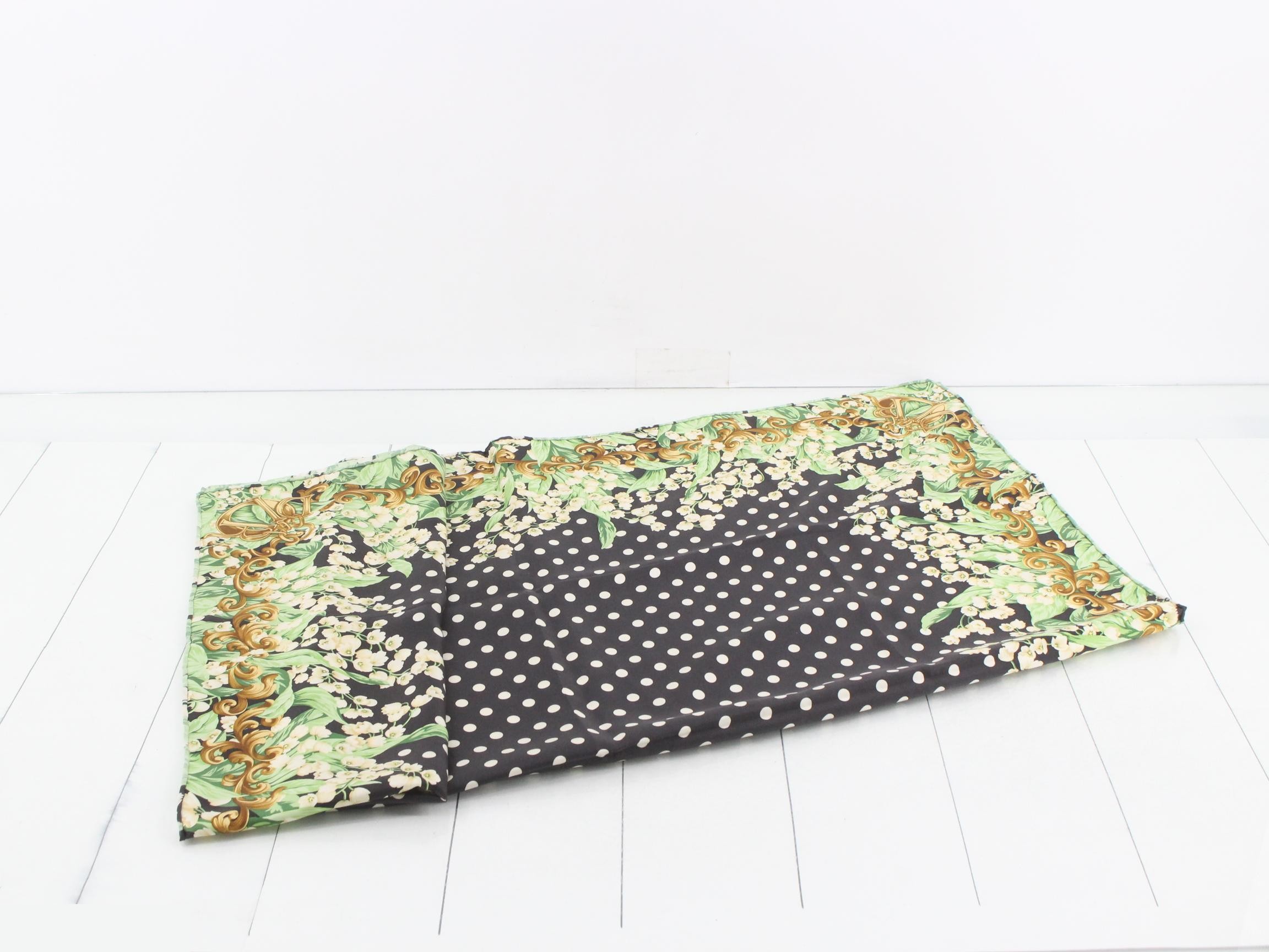 scarf — view 3