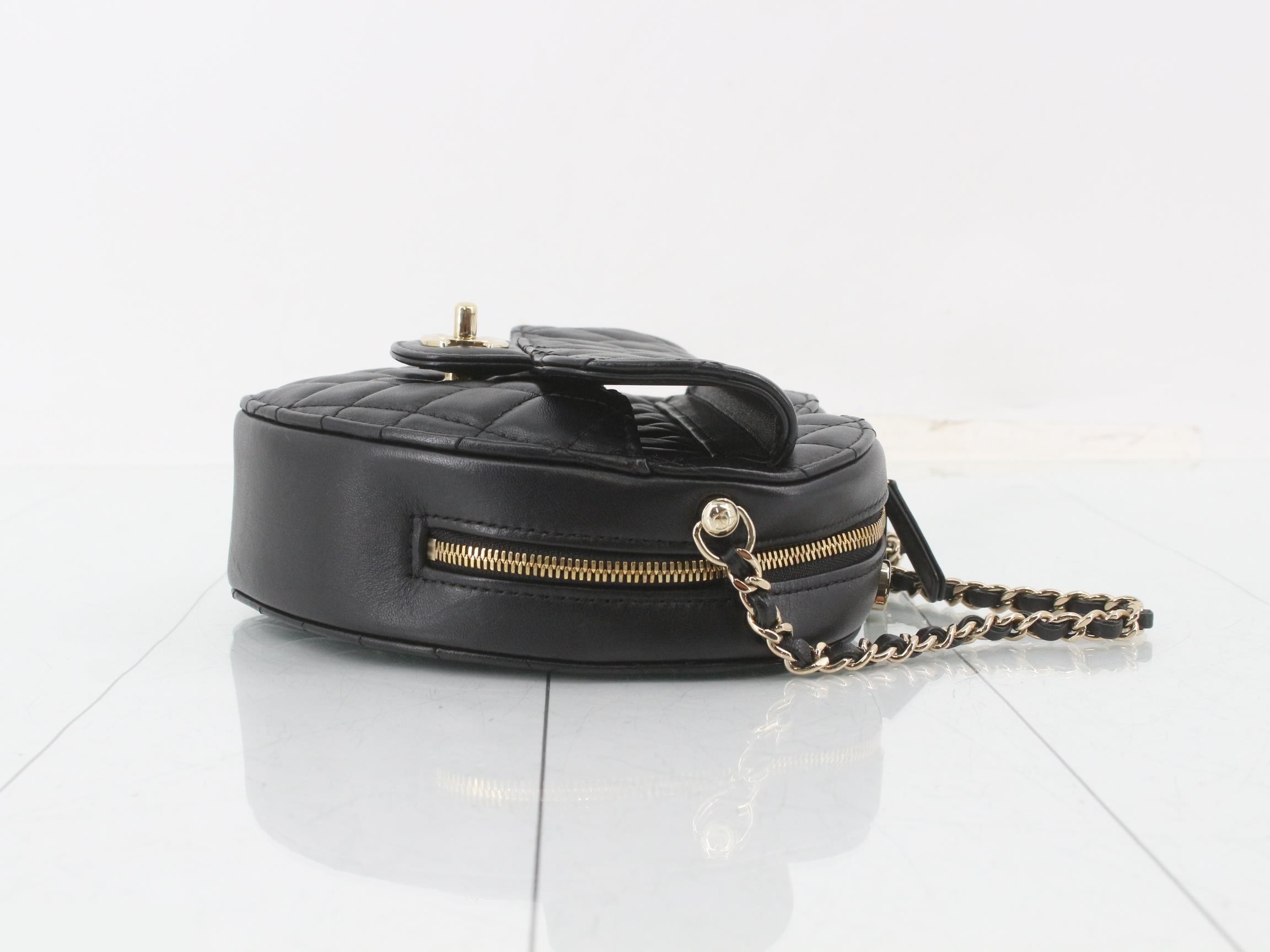 Matelassé Heart Lambskin Coco Mark Chain Shoulder Bag — view 3