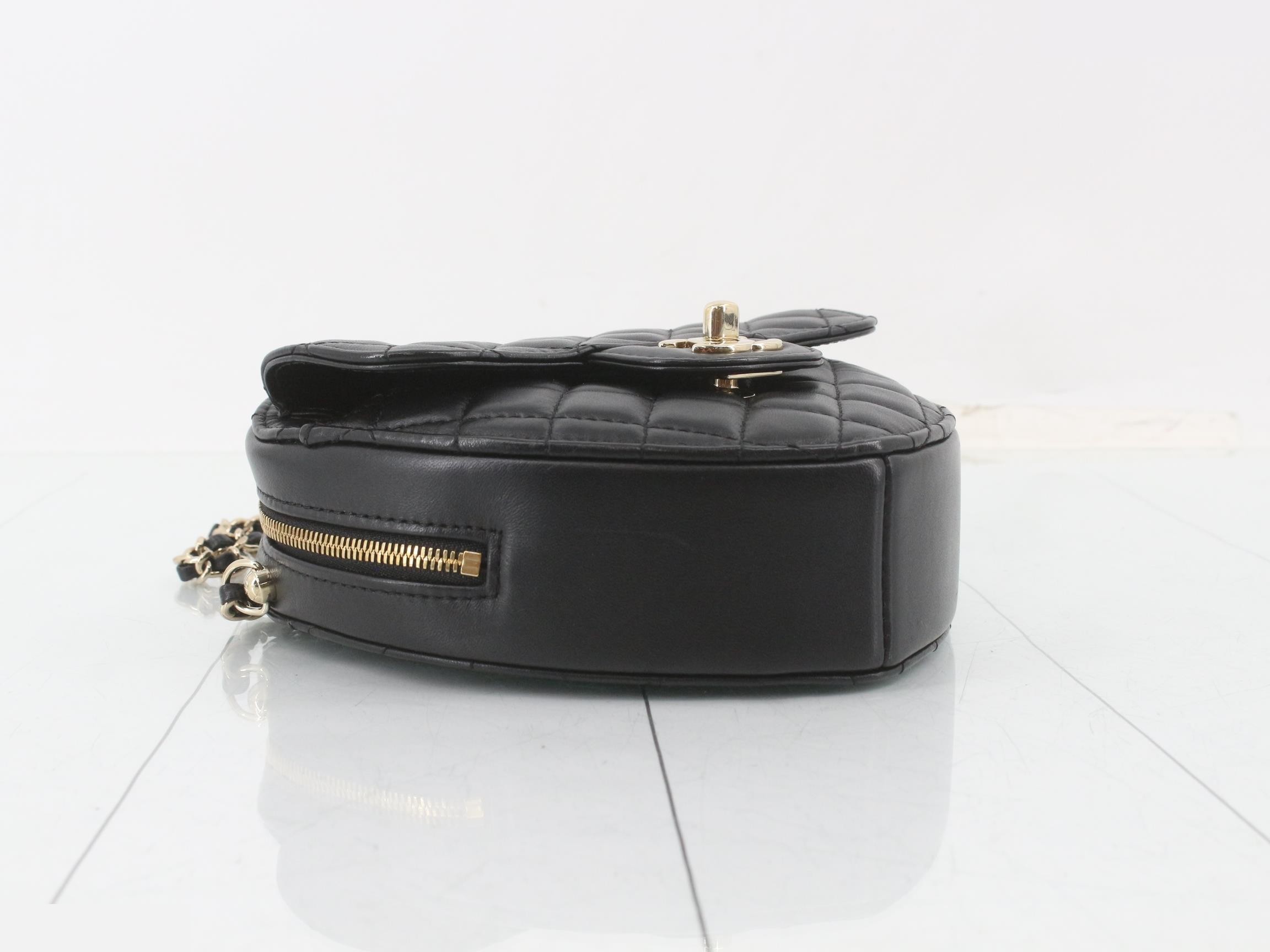 Matelassé Heart Lambskin Coco Mark Chain Shoulder Bag — view 5