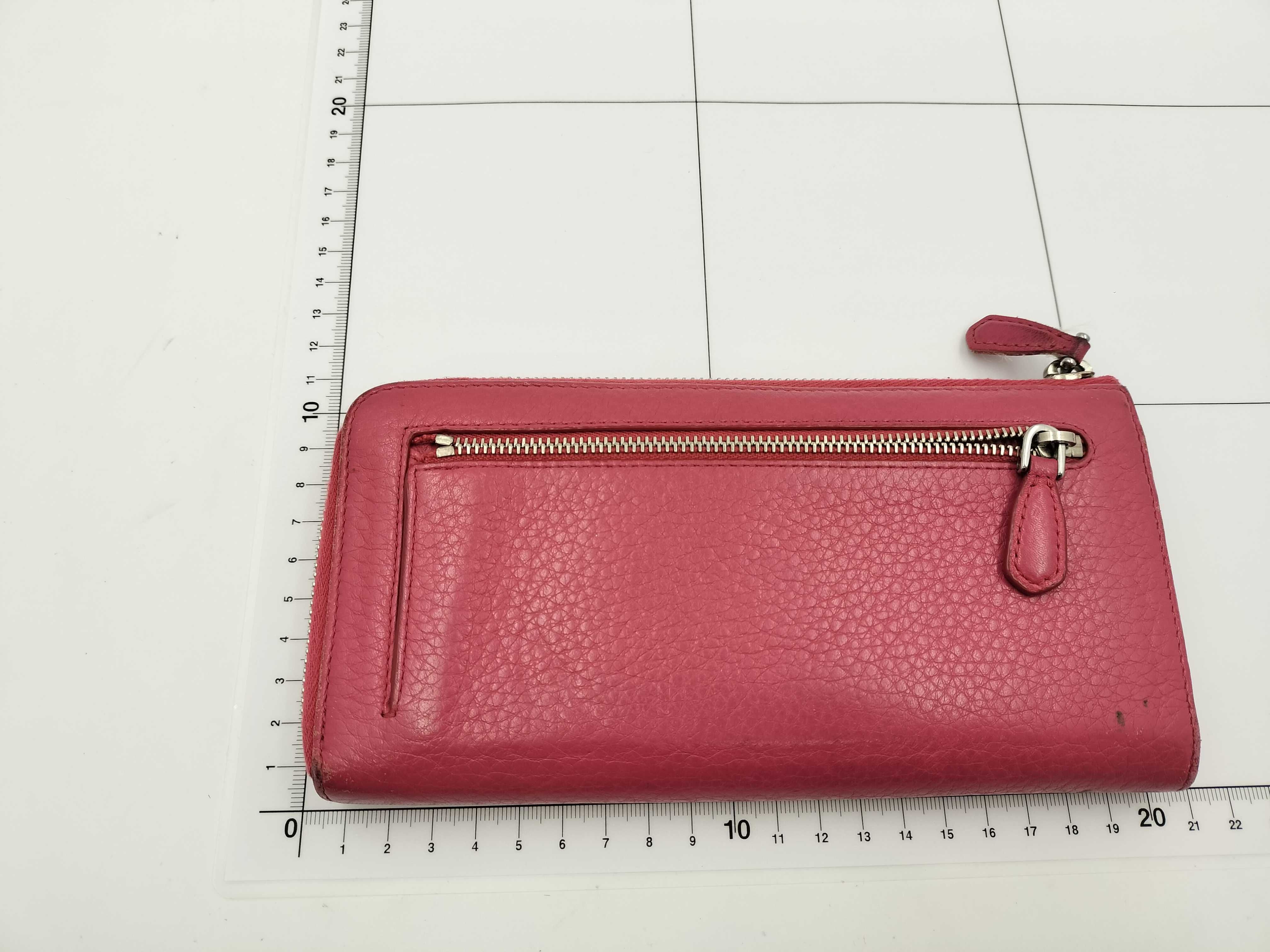 1ML183VITTELLO PHENIX Round Zipper Wallet, Pink, with Guarantee Card and Box. — view 2