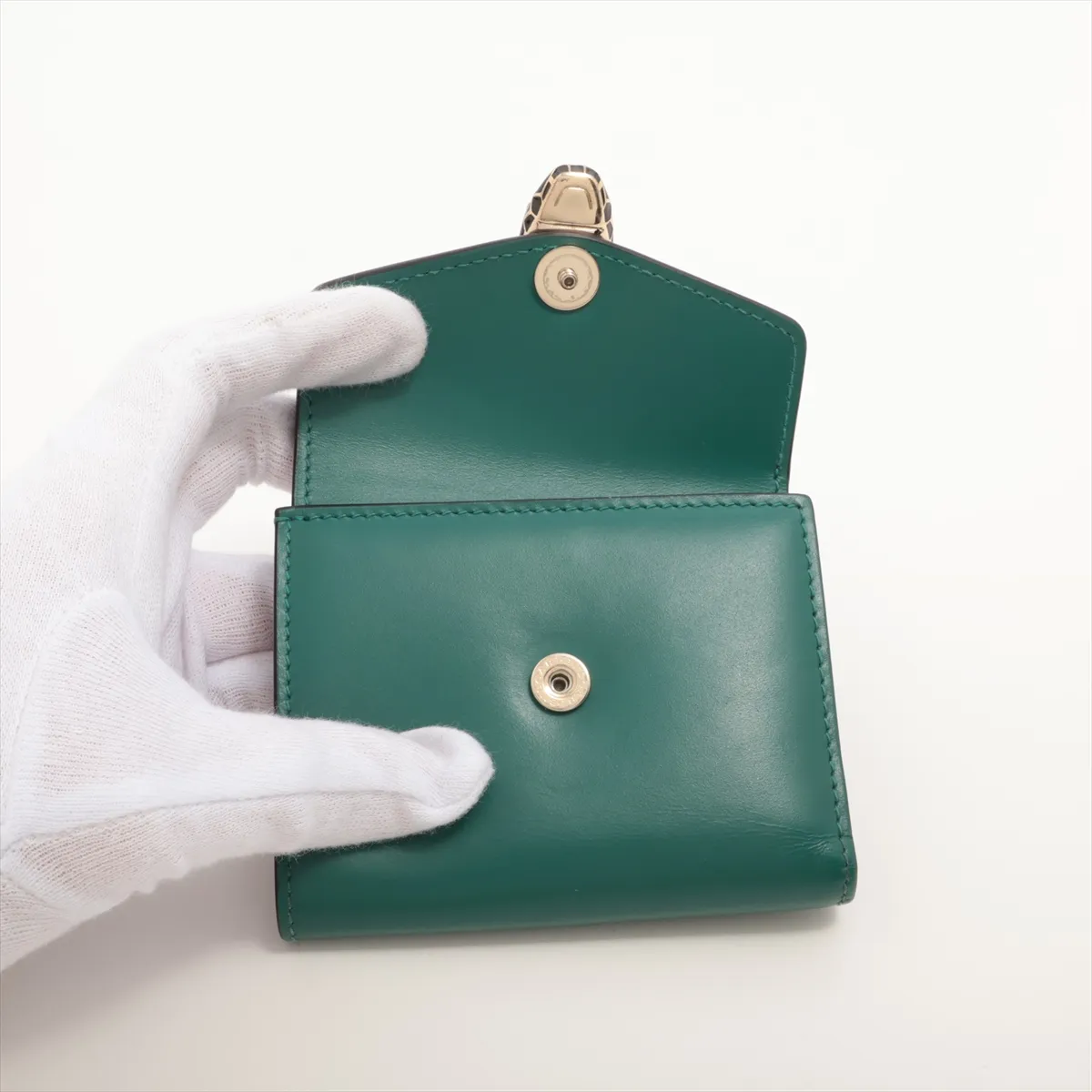 Serpenti Leather Compact Wallet Green — view 3