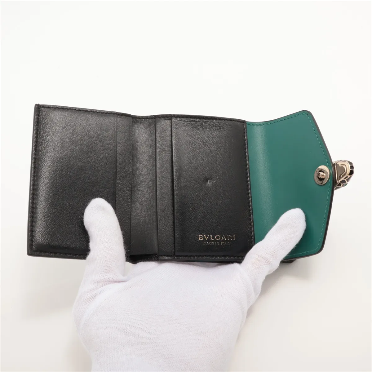 Serpenti Leather Compact Wallet Green — view 4