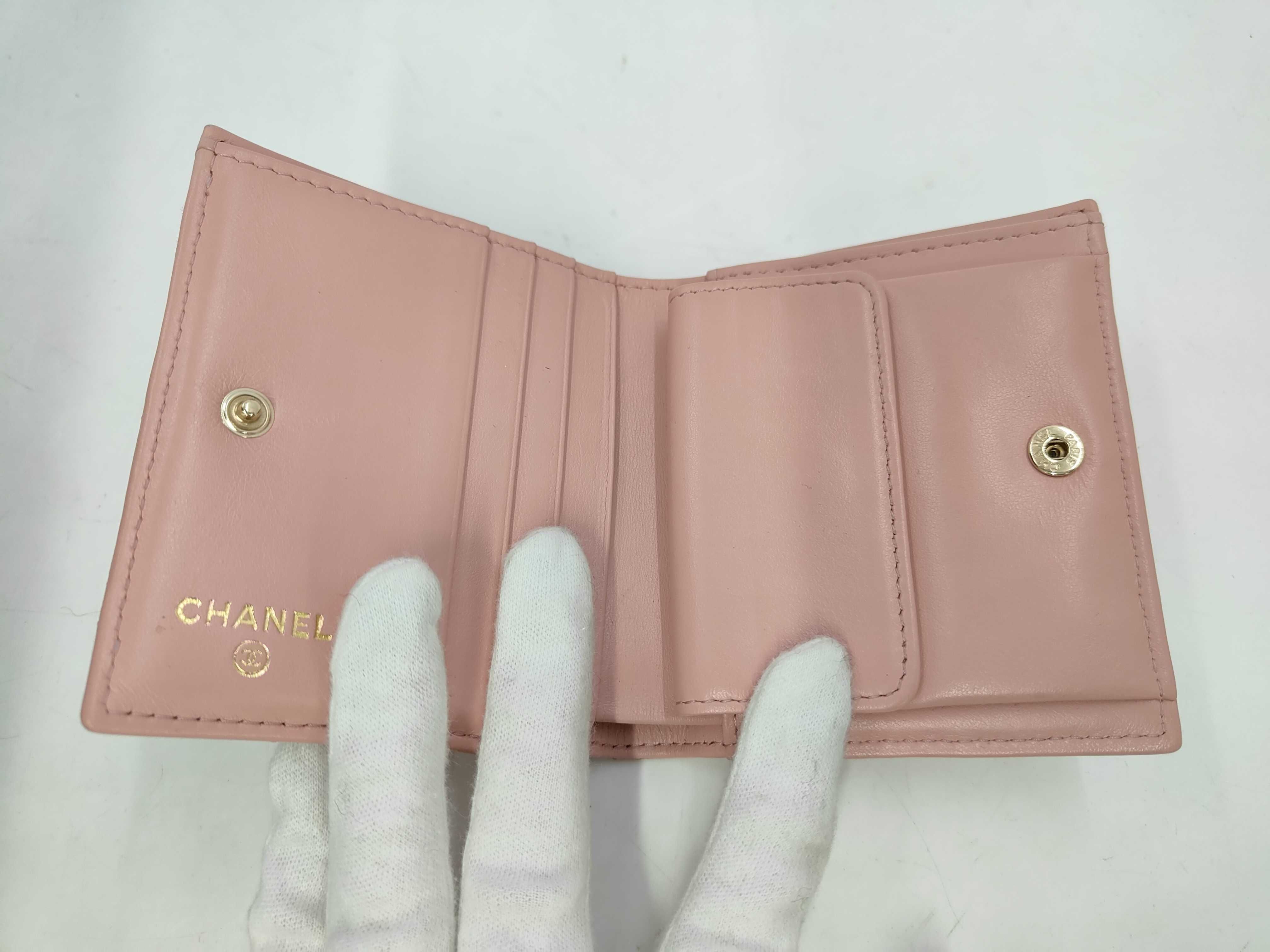 Matelassé Caviar Skin Bi-fold Wallet, Pink — view 8