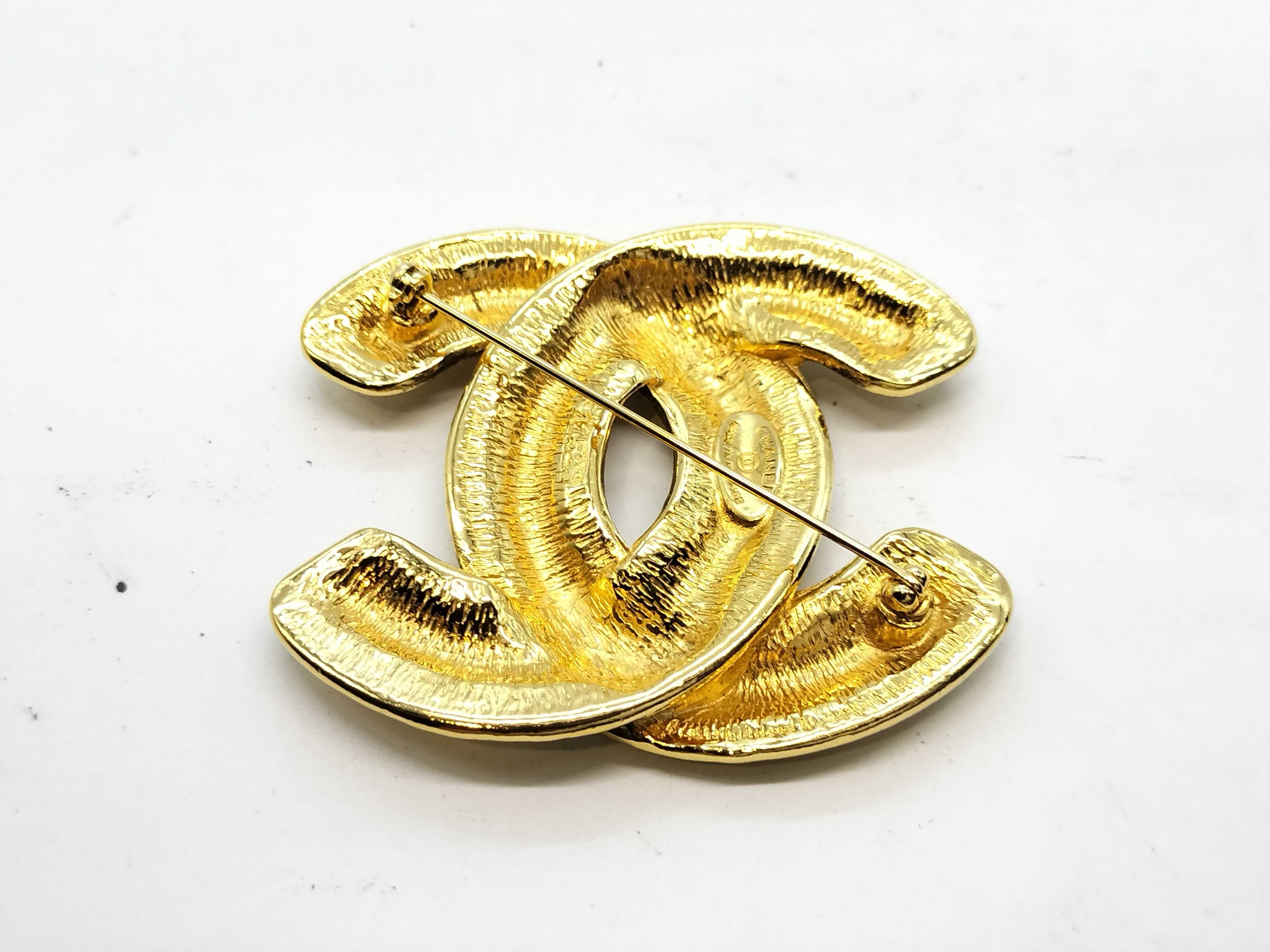 Matelassé Coco Mark Matelassé Brooch — view 2