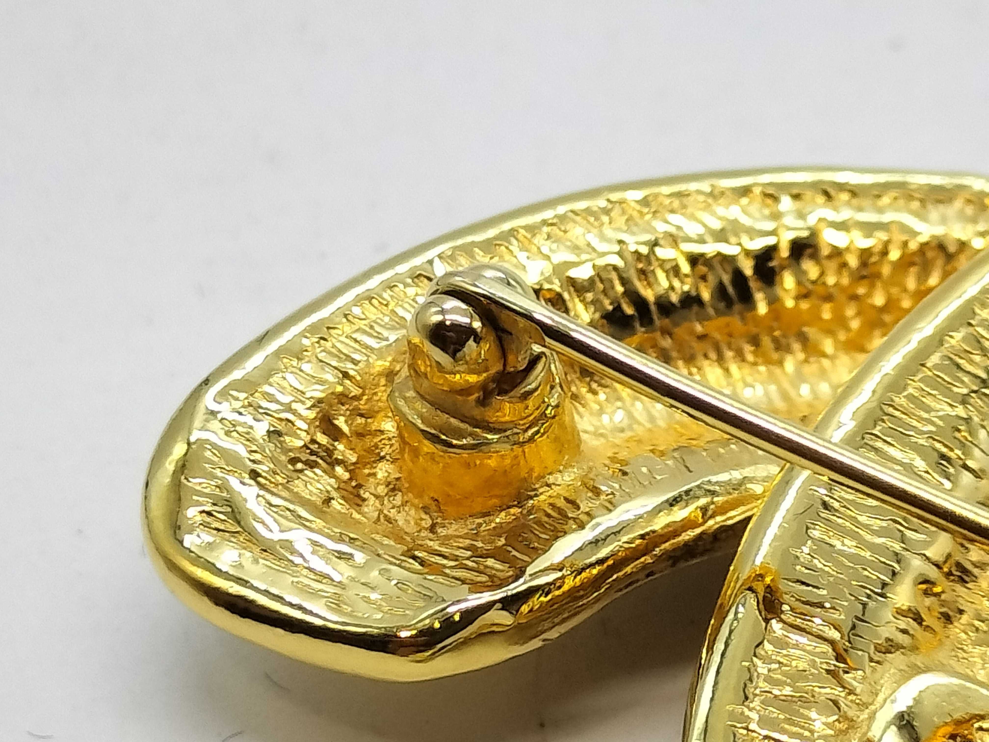 Matelassé Coco Mark Matelassé Brooch — view 7