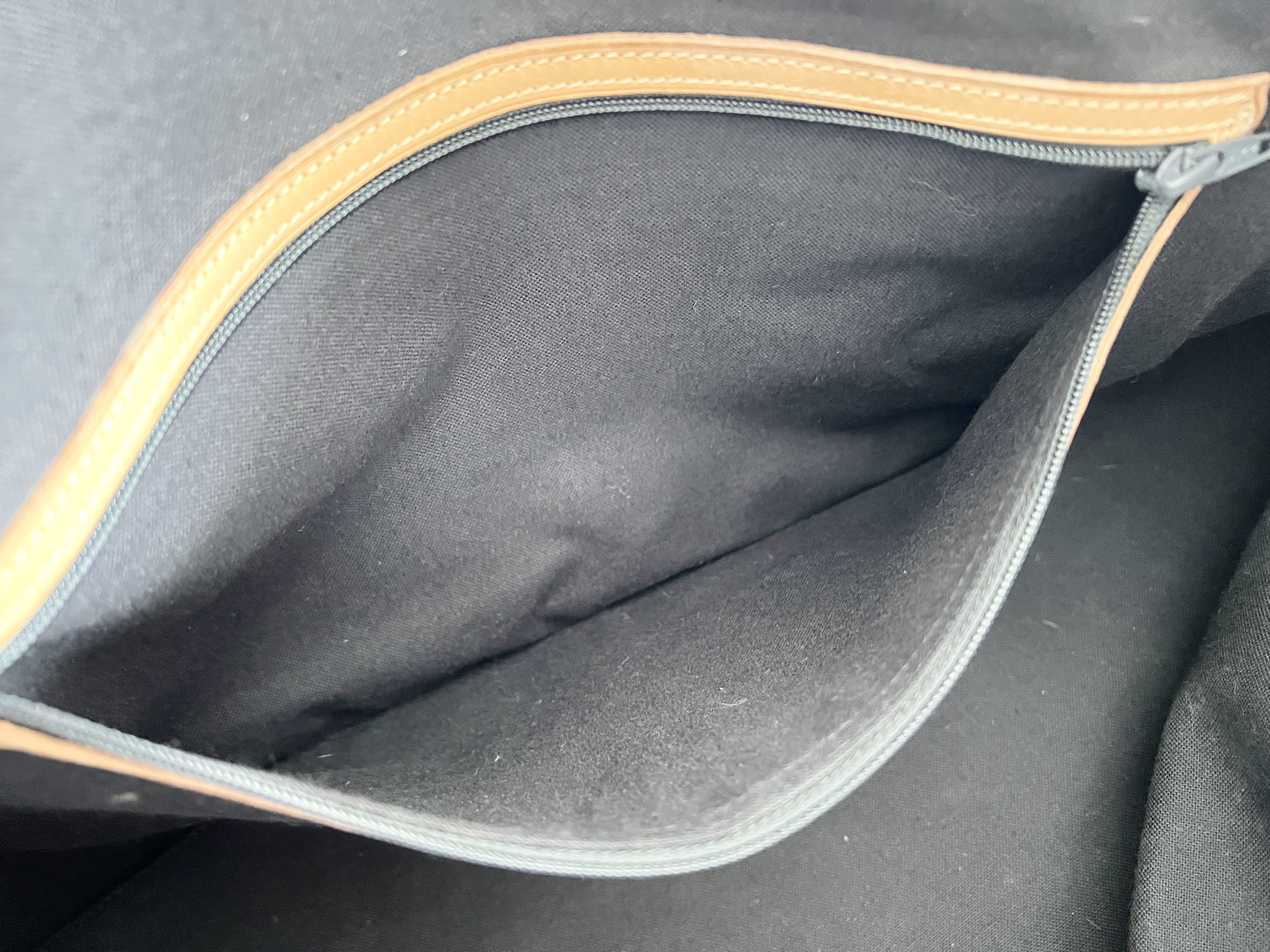 Trotter Oblique Leather Handbag Boston Bag — view 8