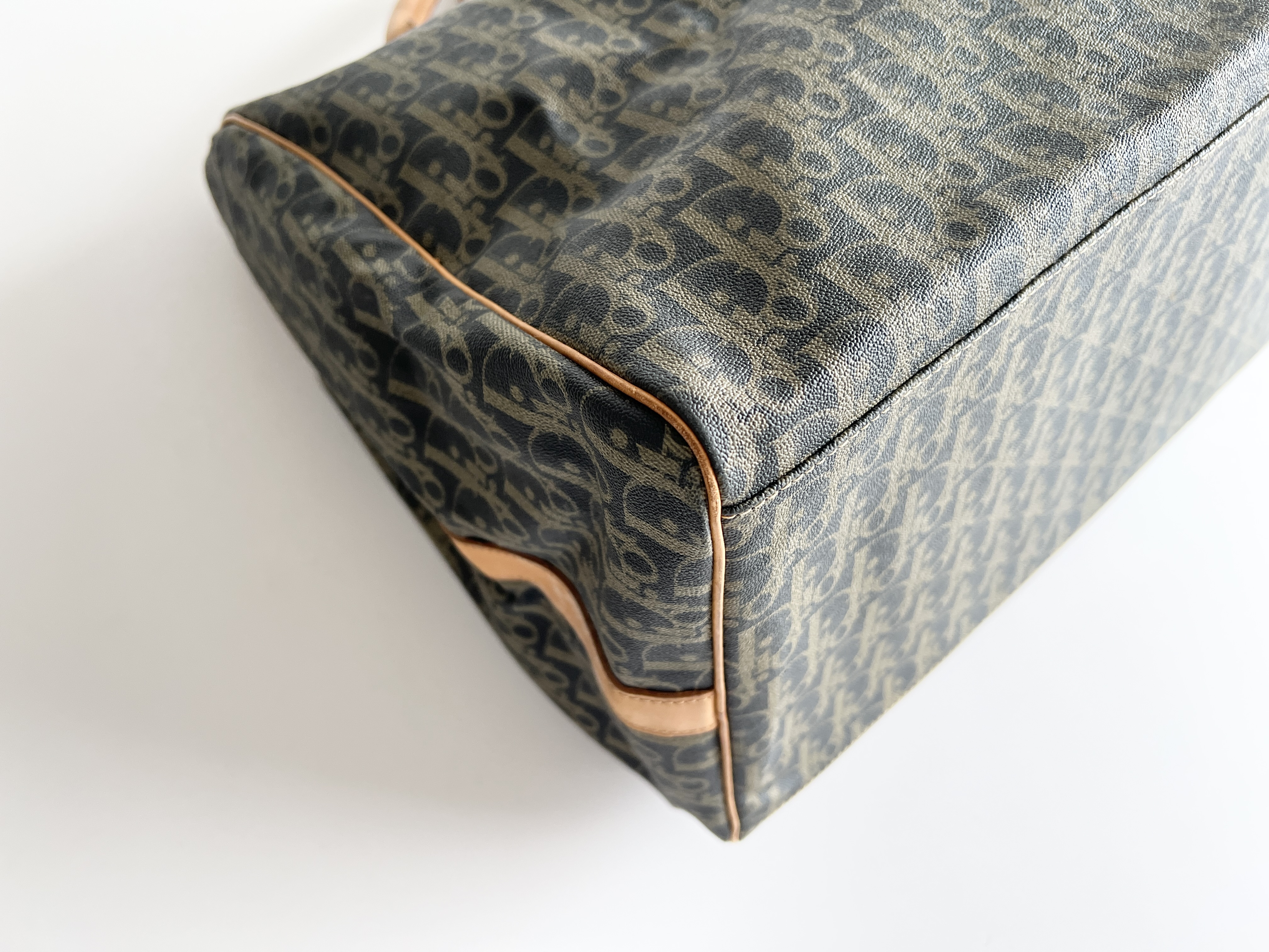 Trotter Oblique Leather Handbag Boston Bag — view 9