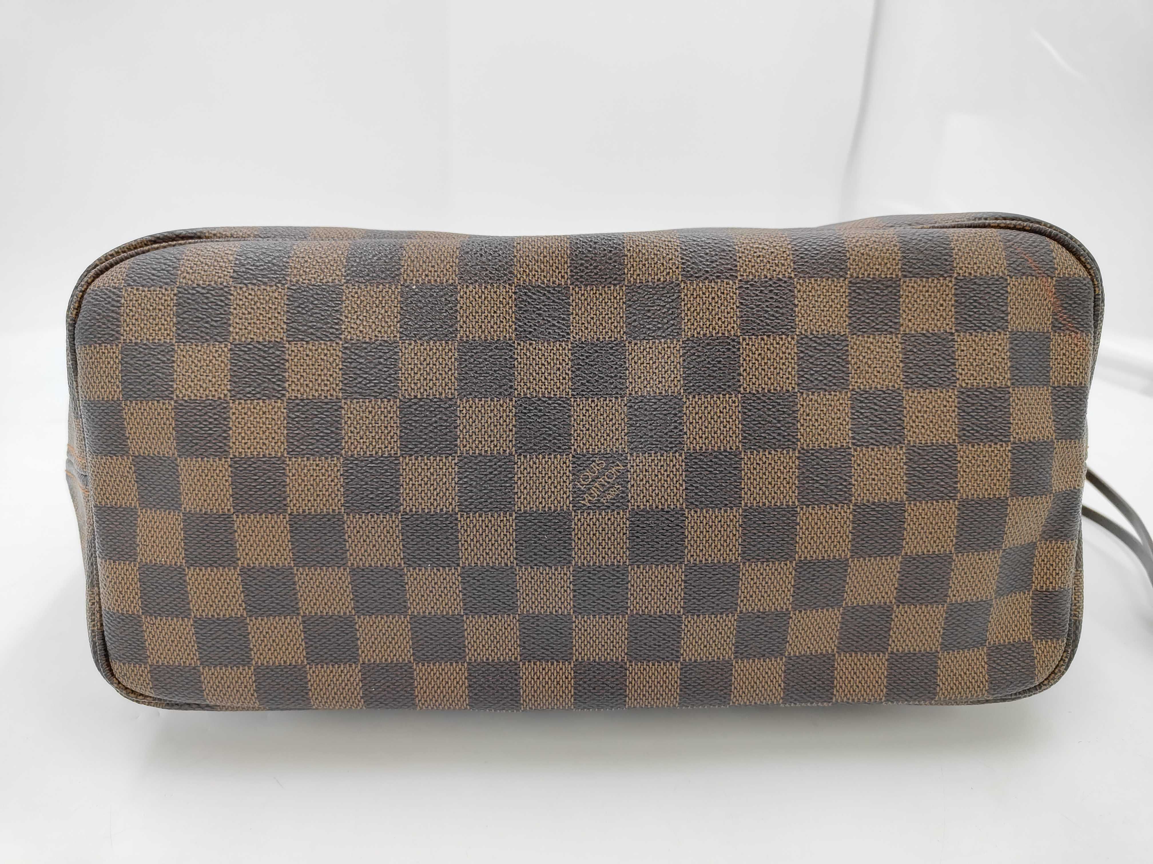 Damier Neverfull MM Tote Bag — view 7