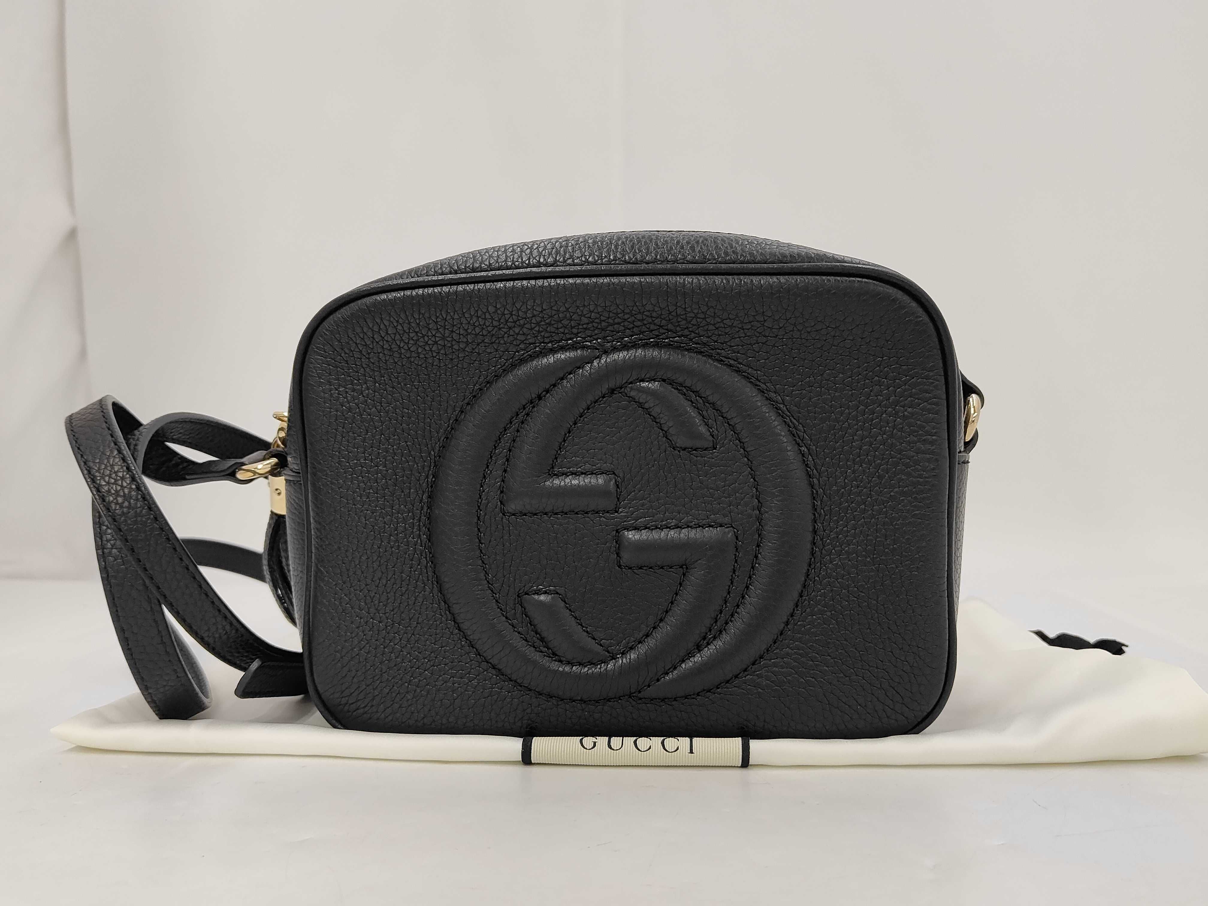 black shoulder bag