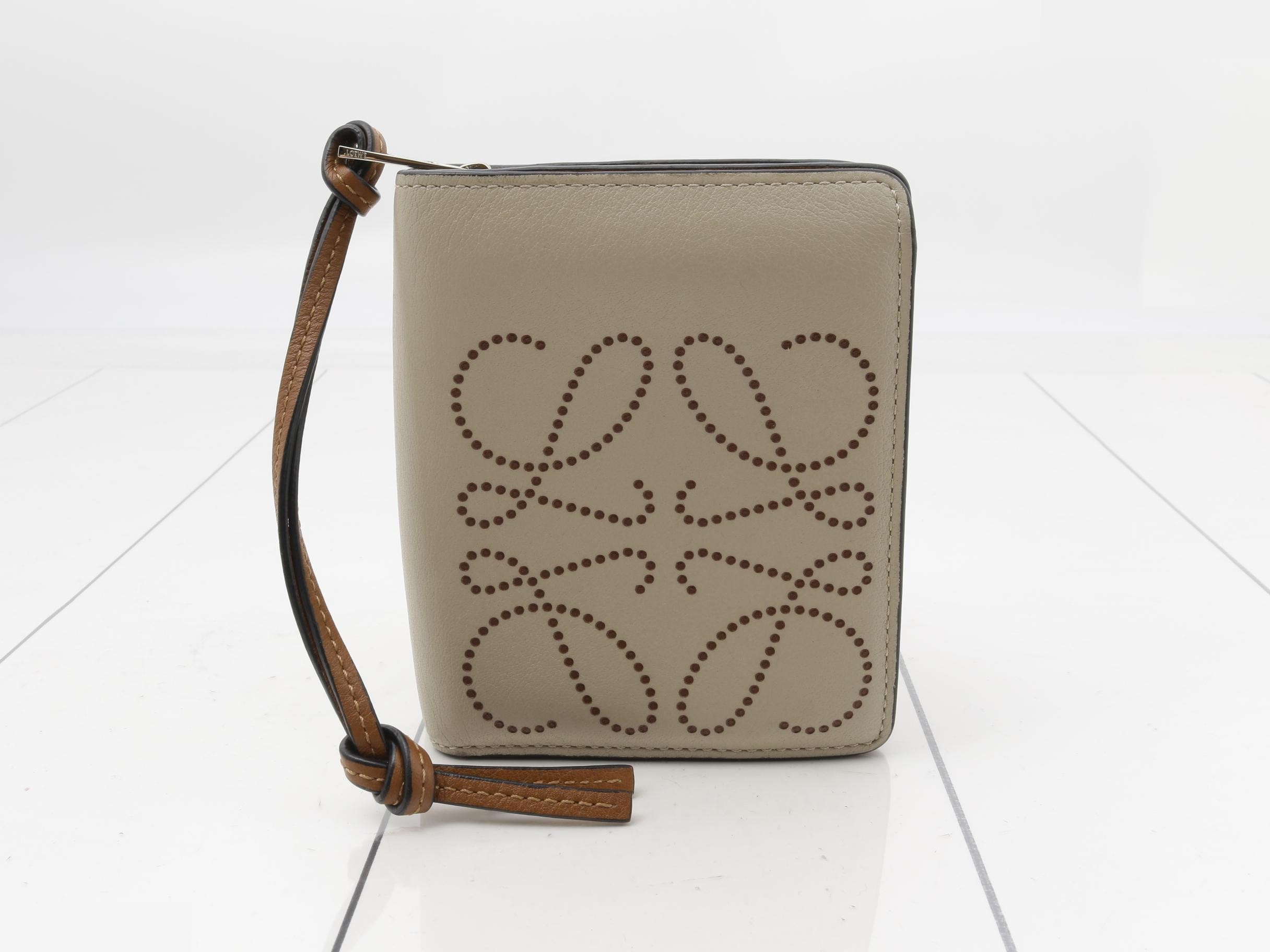 Anagram Compact Zip