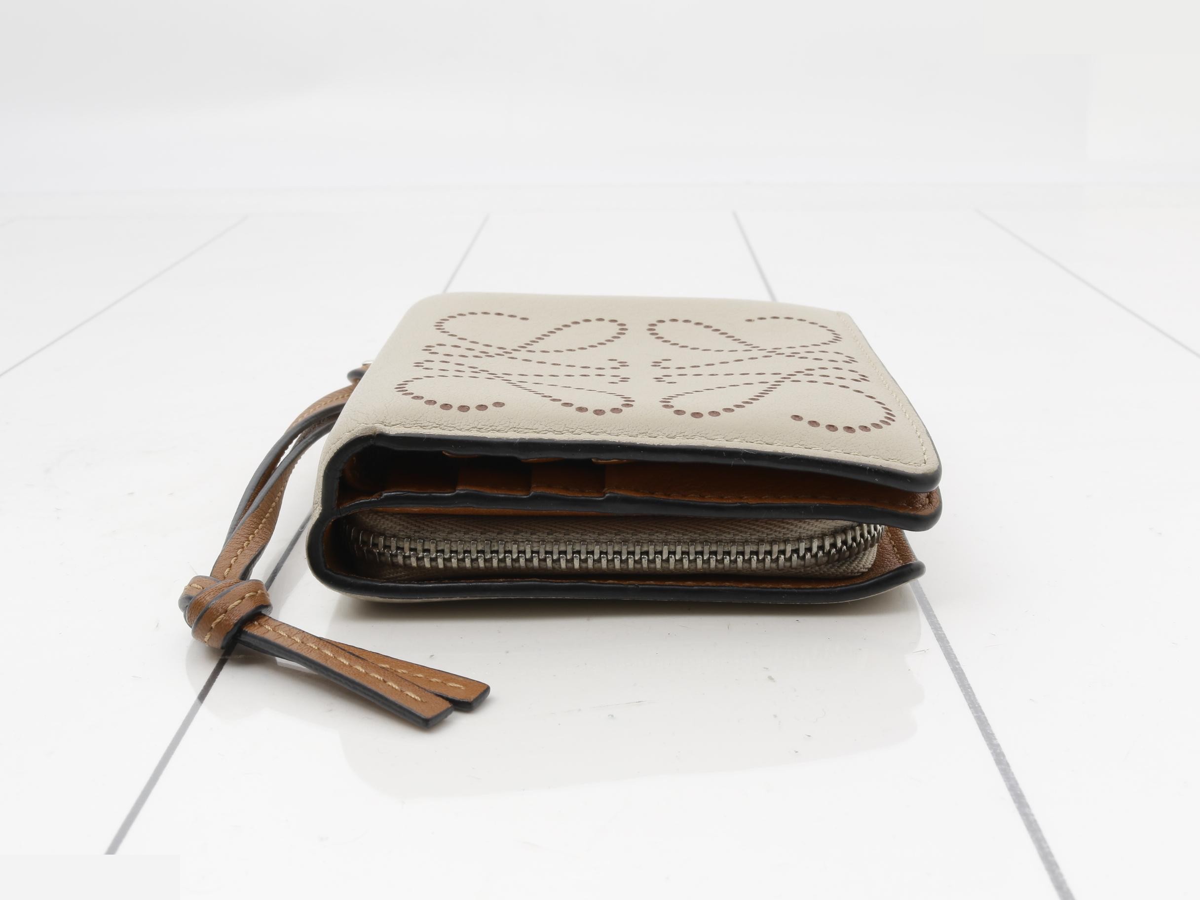 Anagram Compact Zip — view 3