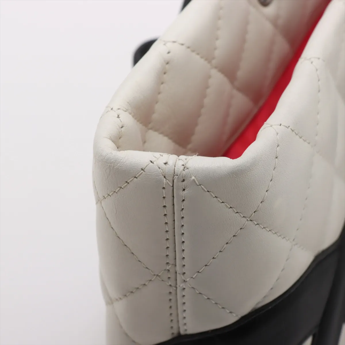 Cambon Line Lambskin Tote Bag White x Black Silver Hardware — view 13